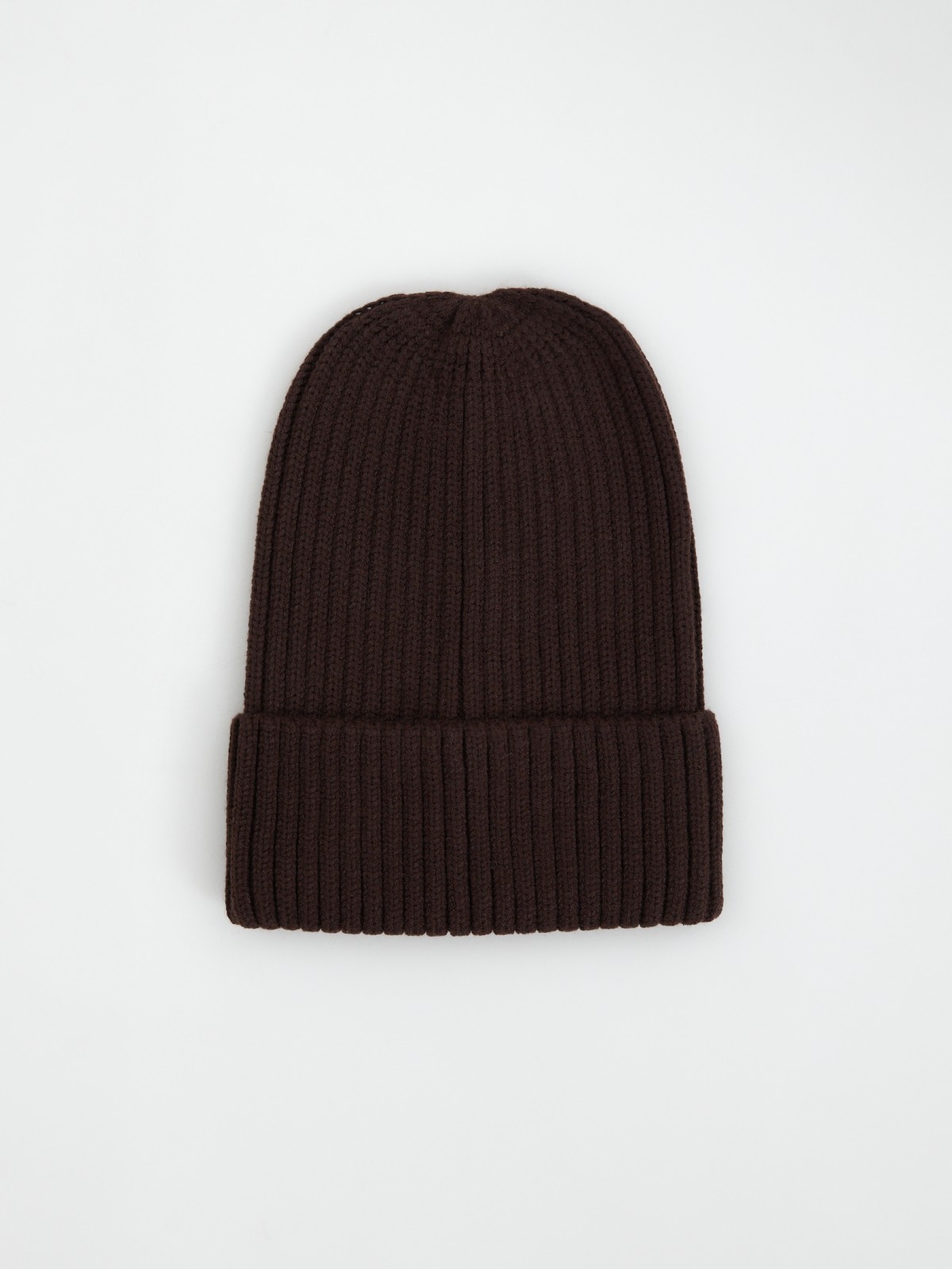 Вязаная шапка-бини с отворотом