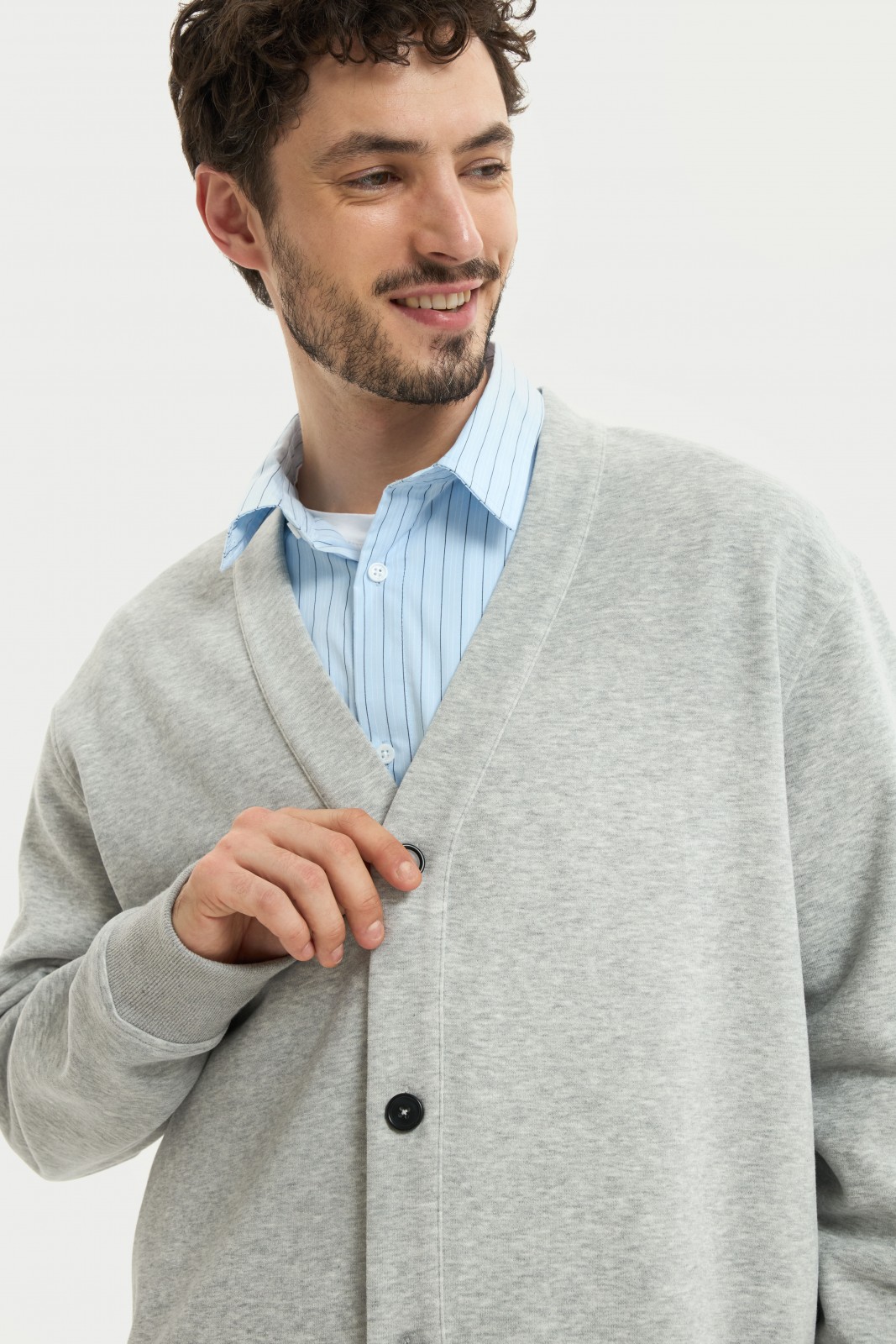 Трикотажный кардиган на пуговицах