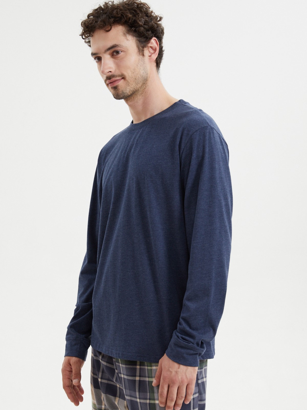 Тонкий трикотажный лонгслив