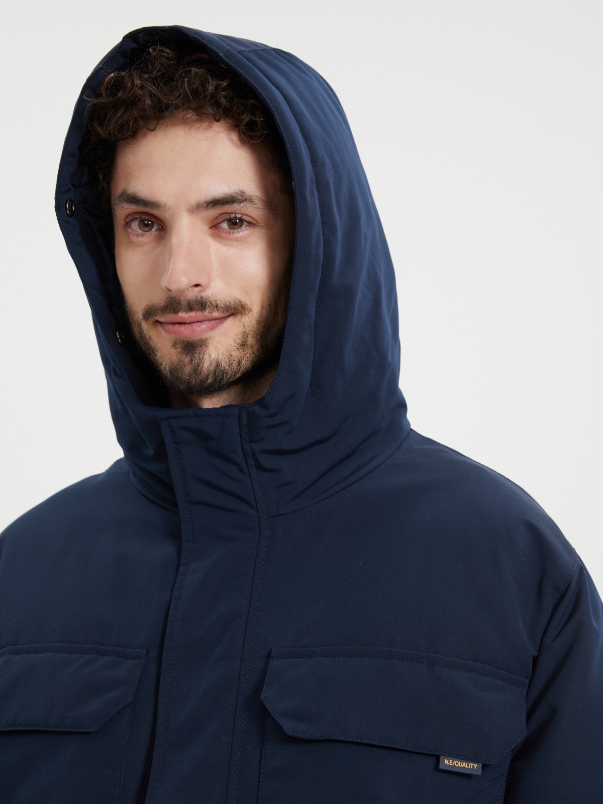 Тёплая куртка на молнии с капюшоном