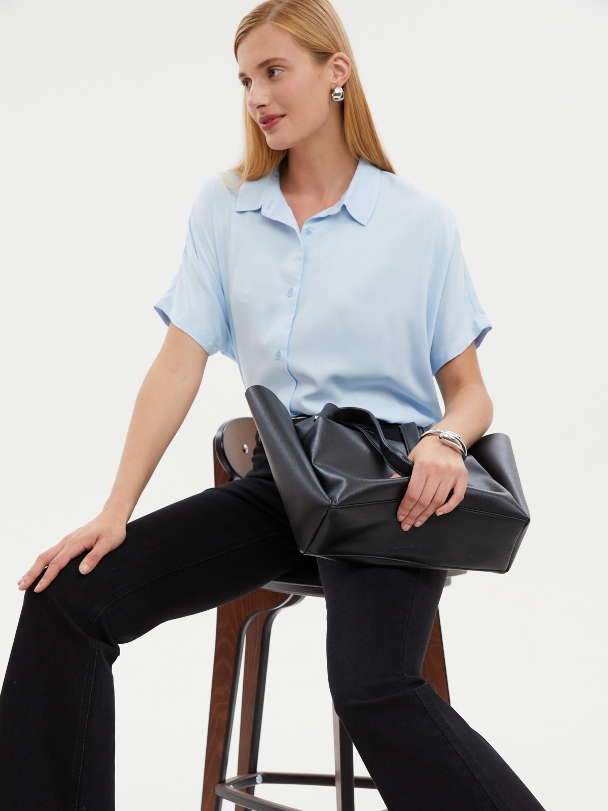 Рубашка из вискозы с коротким рукавом