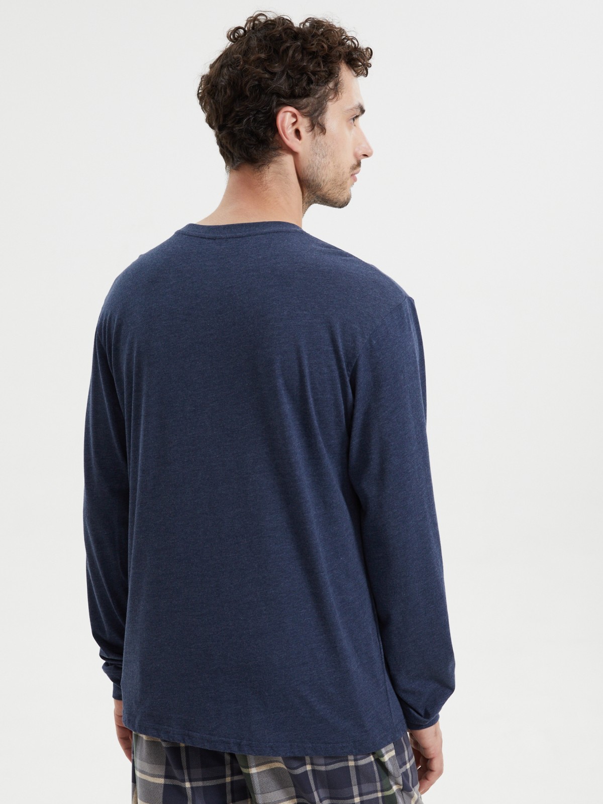 Тонкий трикотажный лонгслив