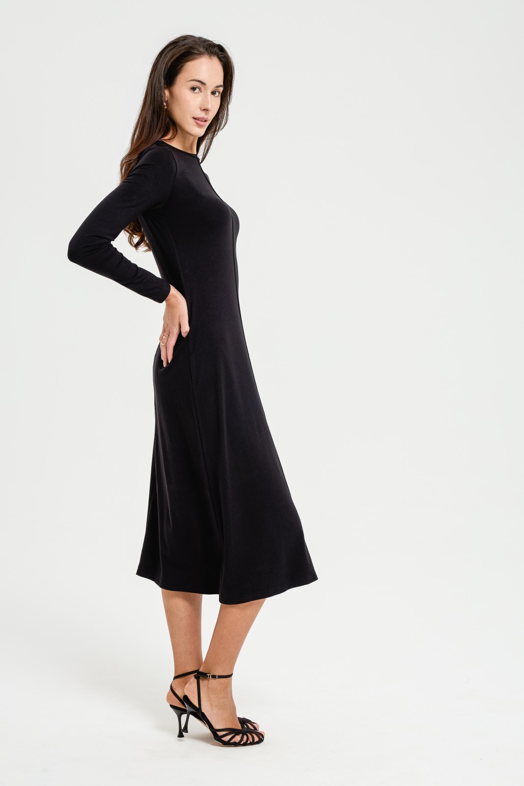 Платье миди с длинным рукавом