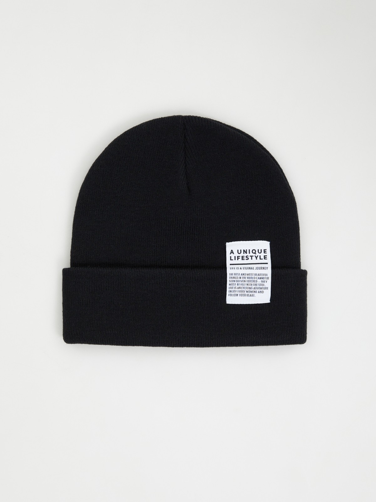 Трикотажная шапка-бини с отворотом