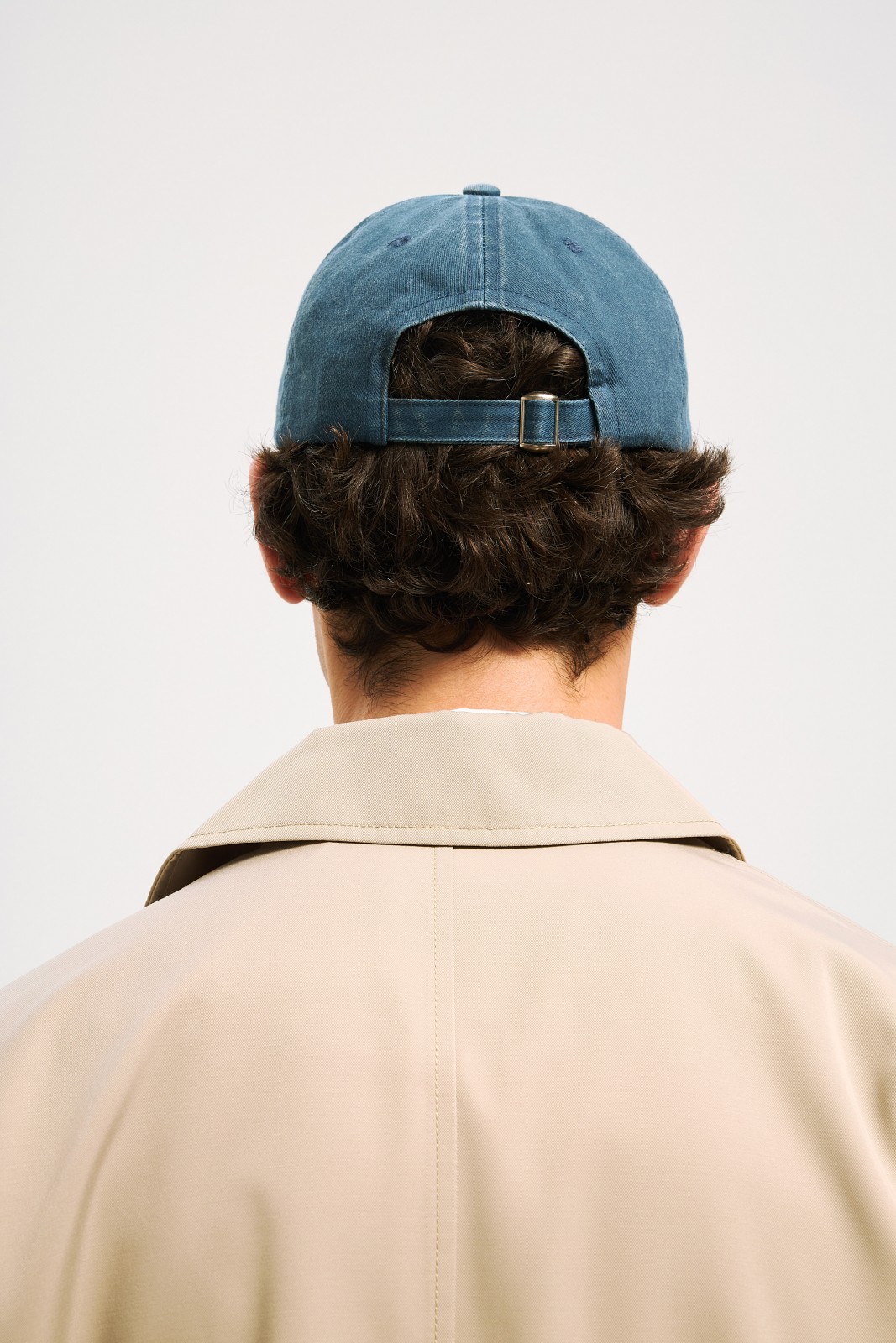 Бейсболка из хлопка с полукруглым козырьком