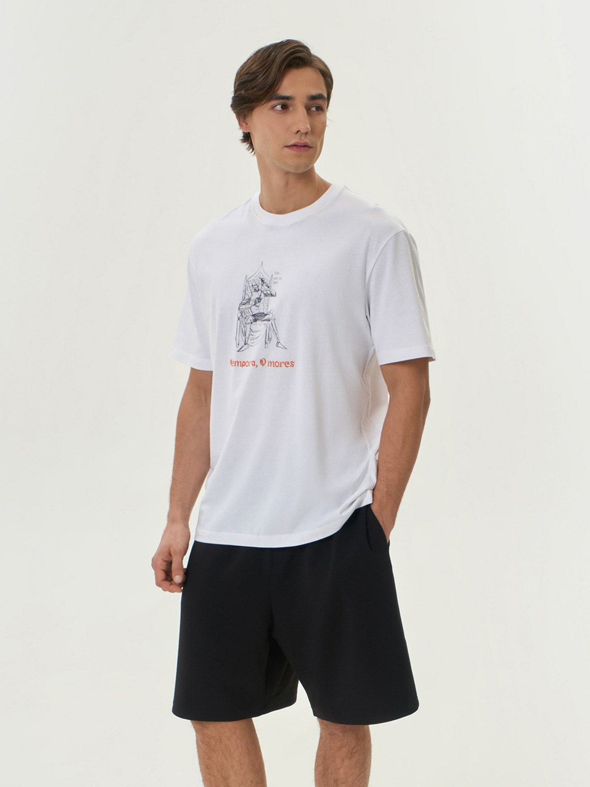 Трикотажные шорты на резинке