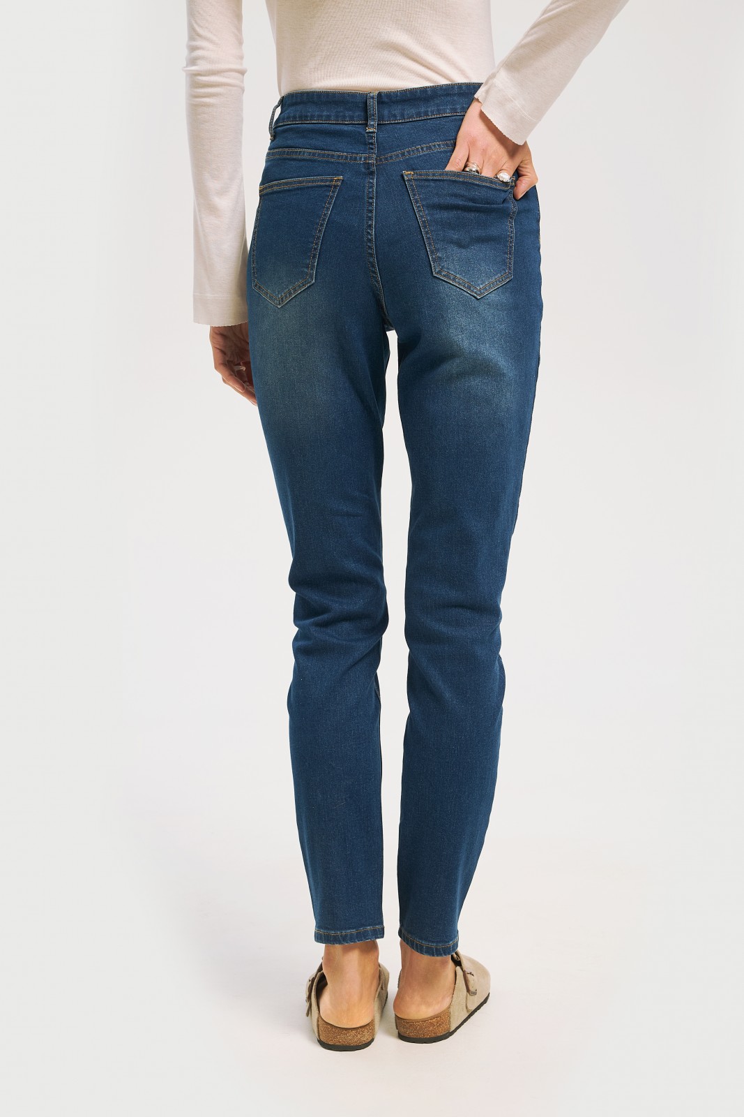 Джинсы силуэта Skinny со средней посадкой