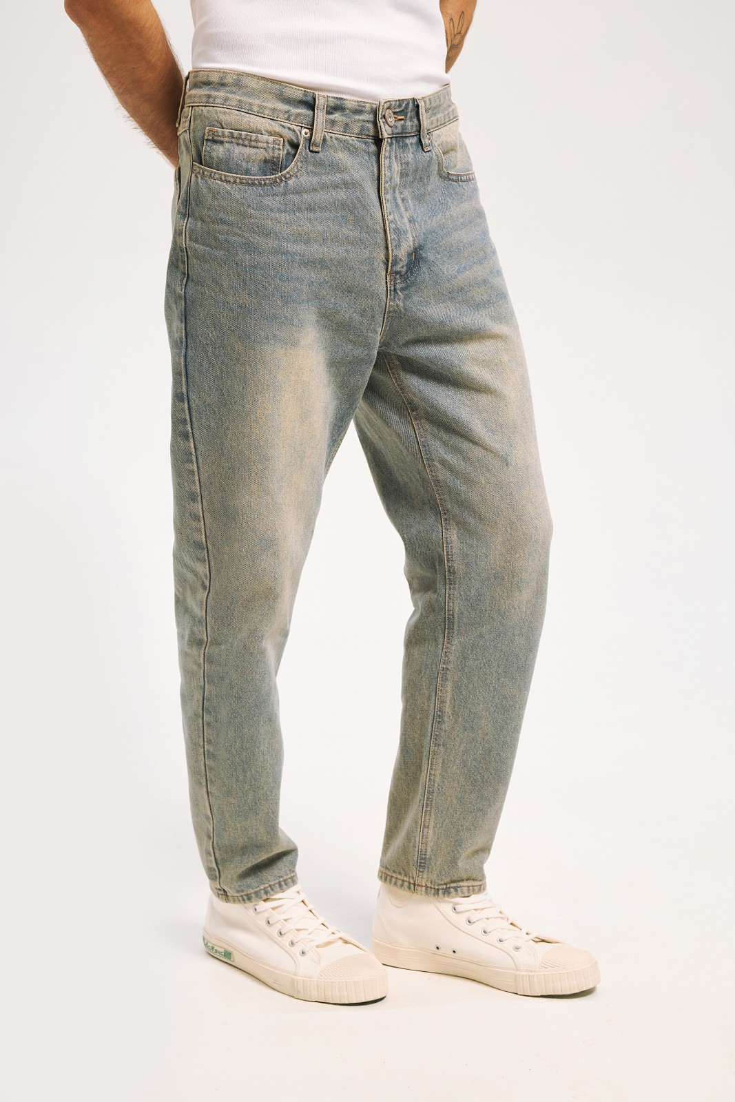 Джинсы фасона Tapered