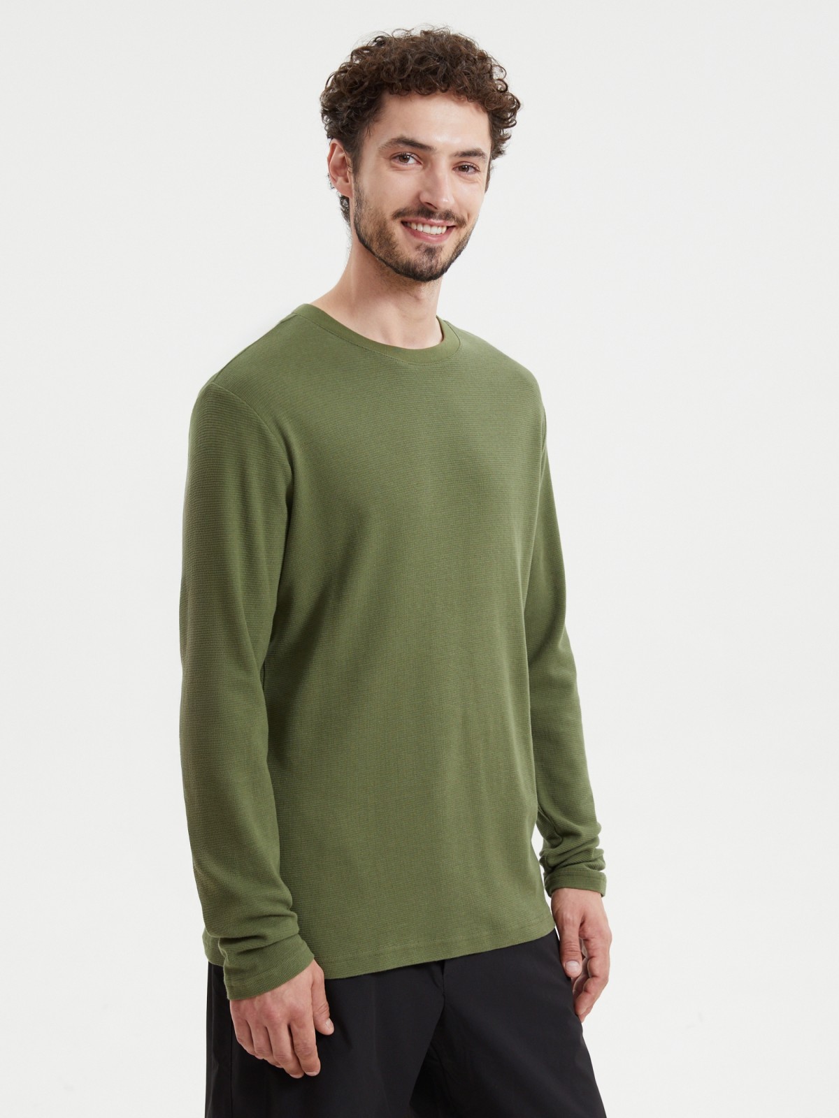 Однотонный лонгслив с длинным рукавом