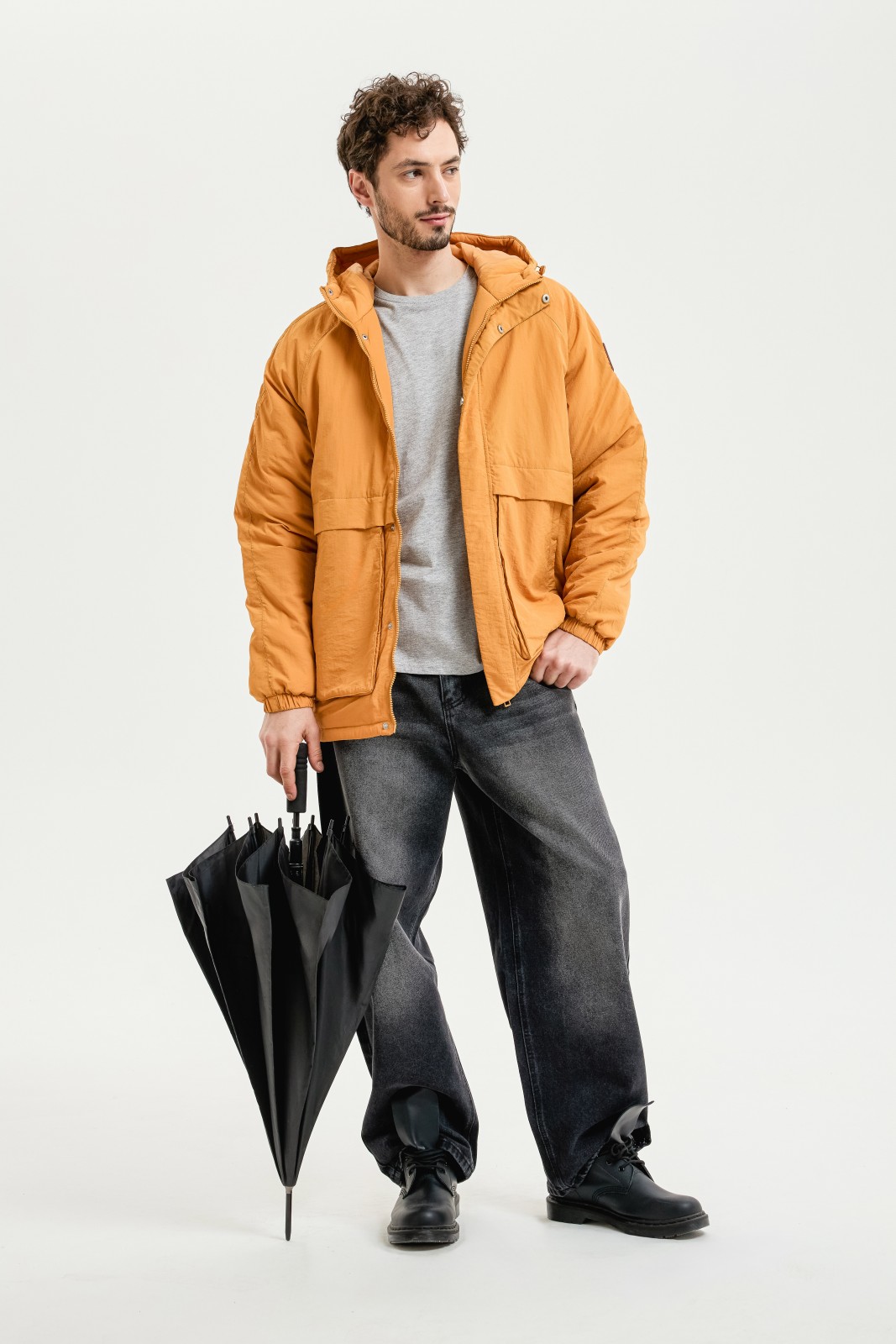 Куртка с капюшоном и утеплителем