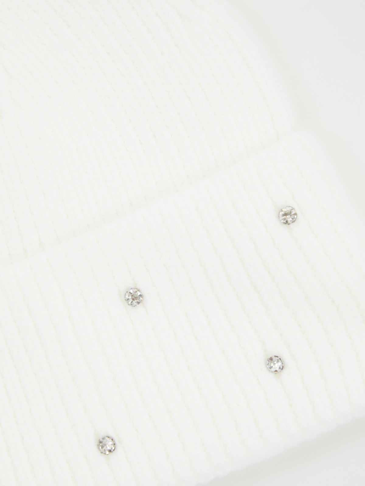 Вязаная шапка-бини со стразами