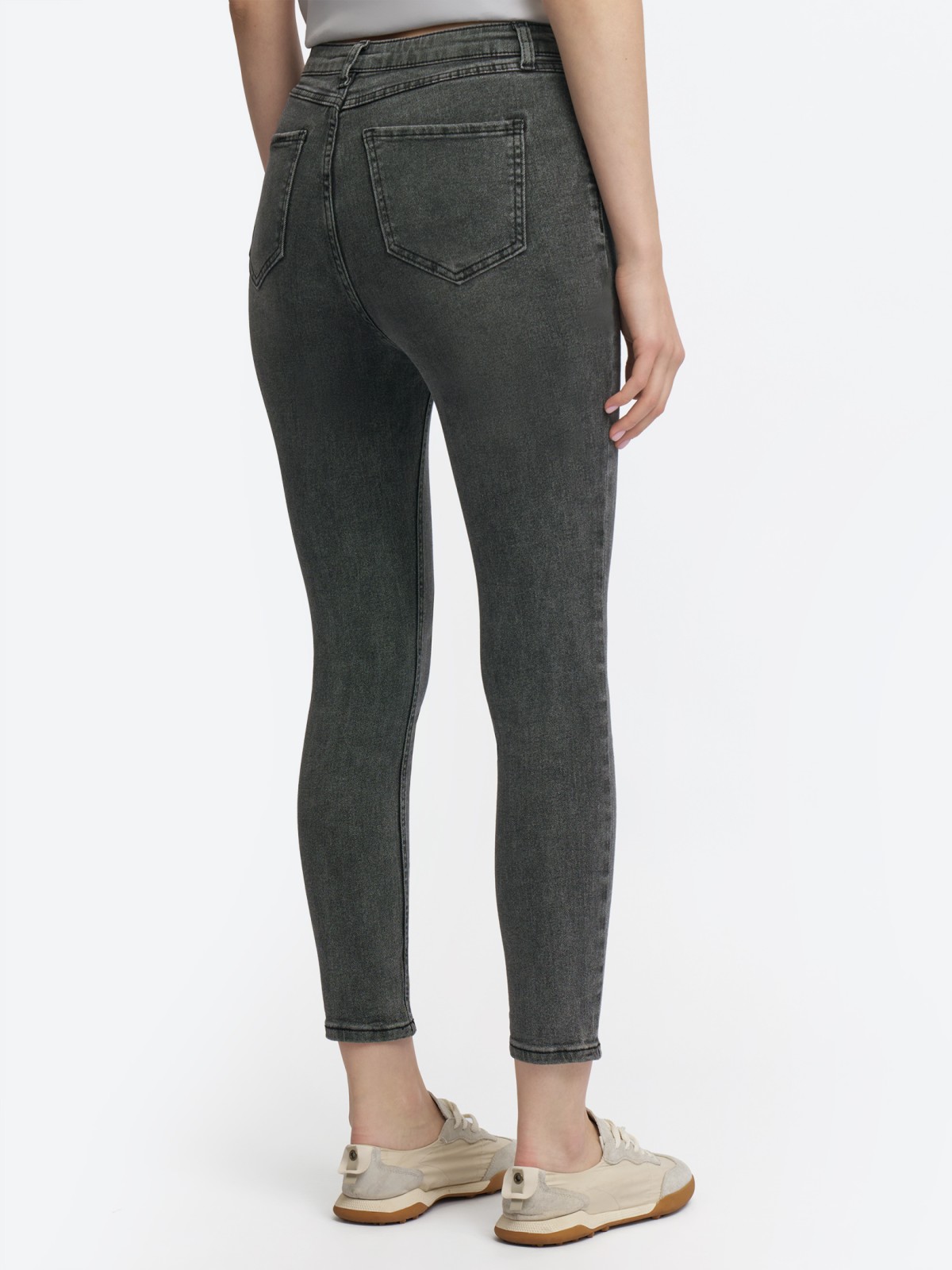 Джинсы силуэта Skinny со средней посадкой