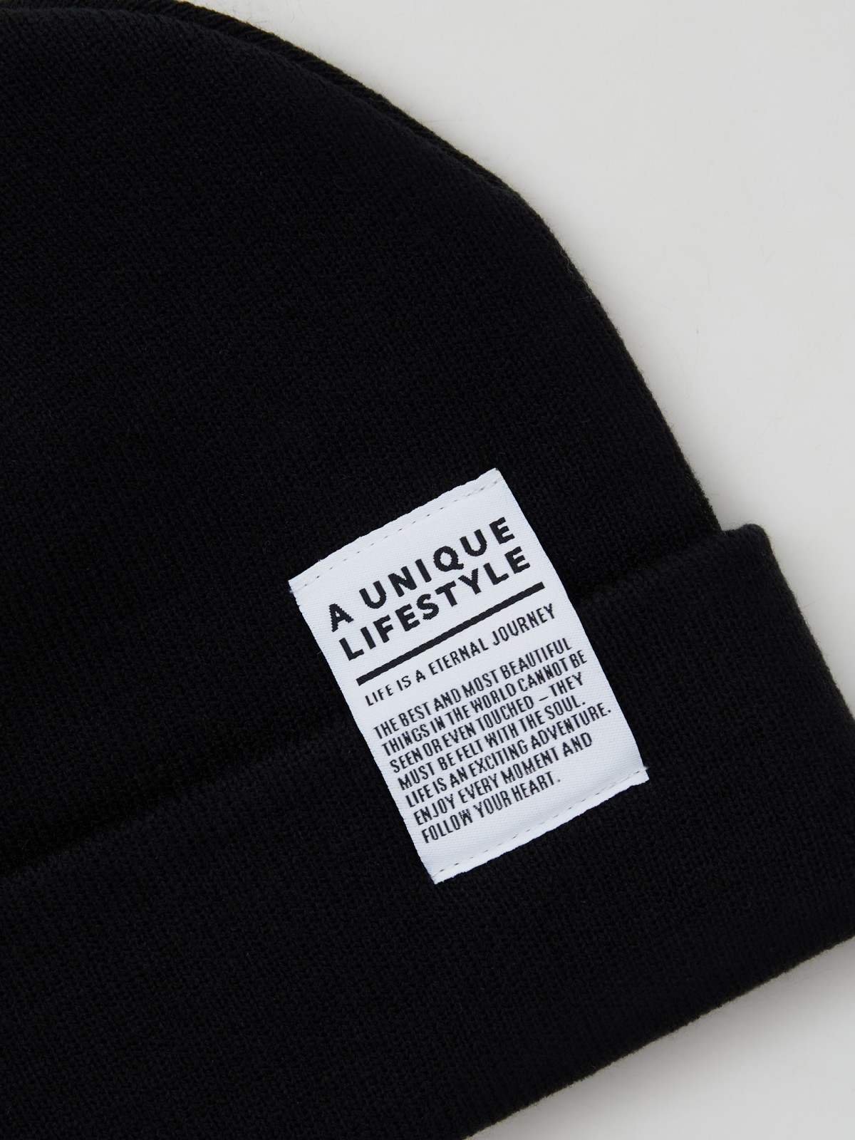 Трикотажная шапка-бини с отворотом