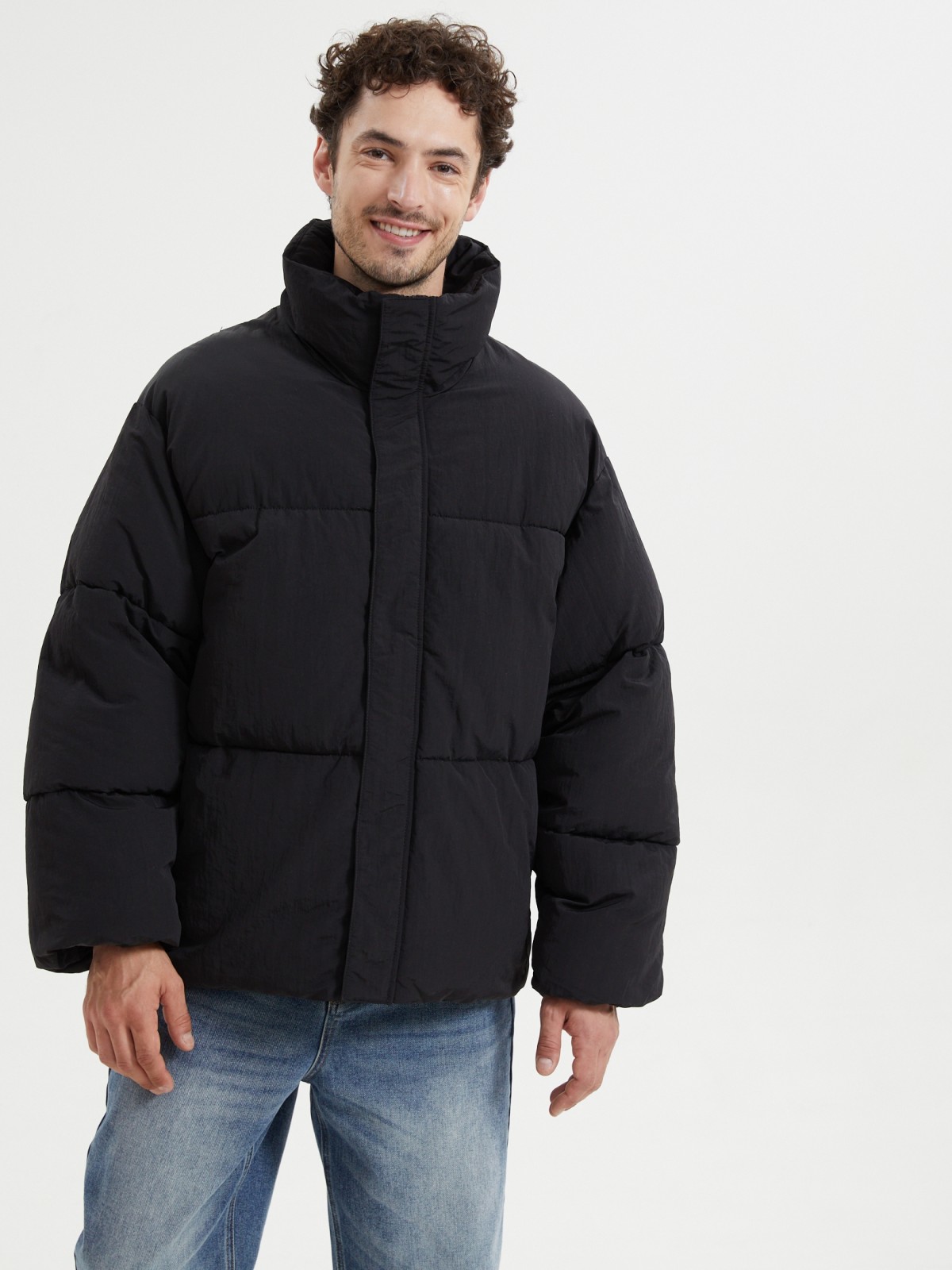 Тёплая куртка с высоким горлом