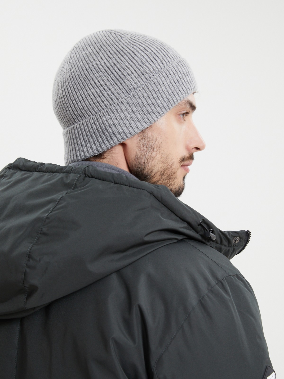 Вязаная шапка-бини