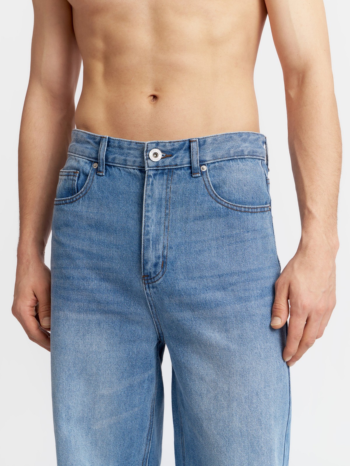 Джинсы прямого фасона