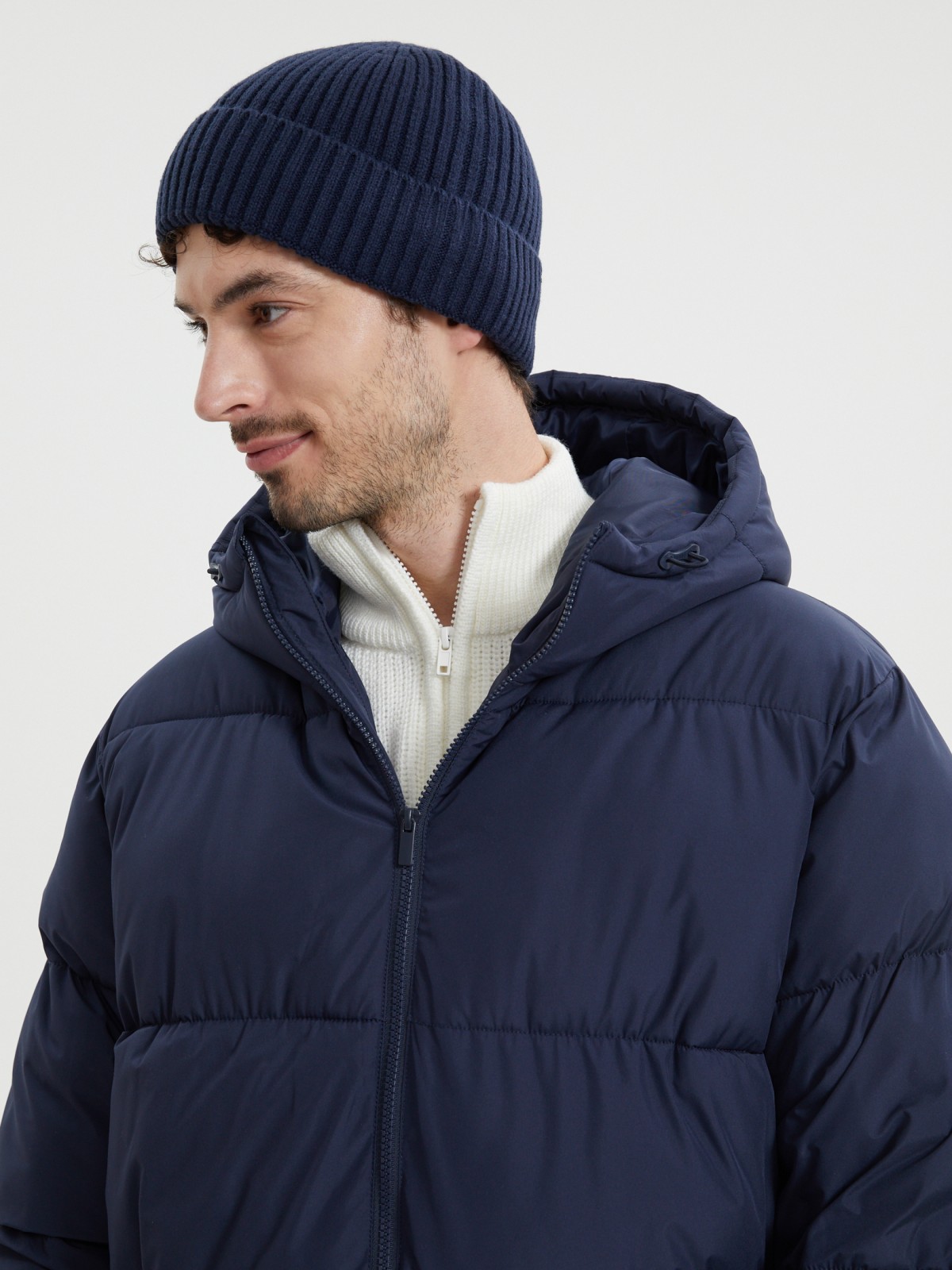 Вязаная шапка-бини