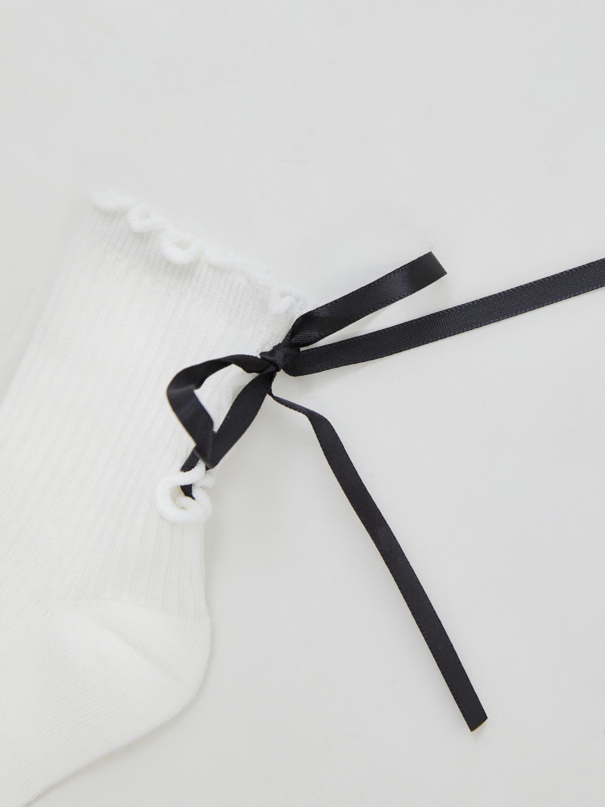 Носки с декоративной шнуровкой