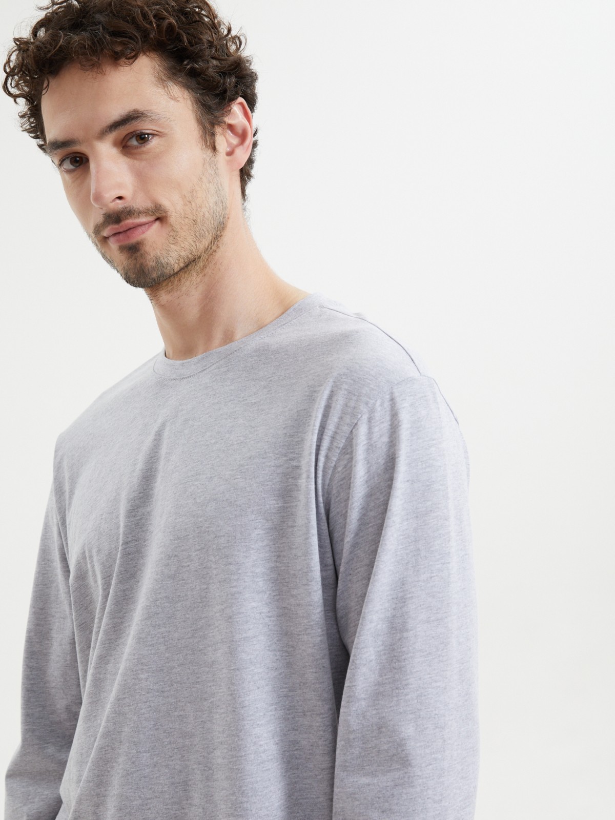 Тонкий трикотажный лонгслив