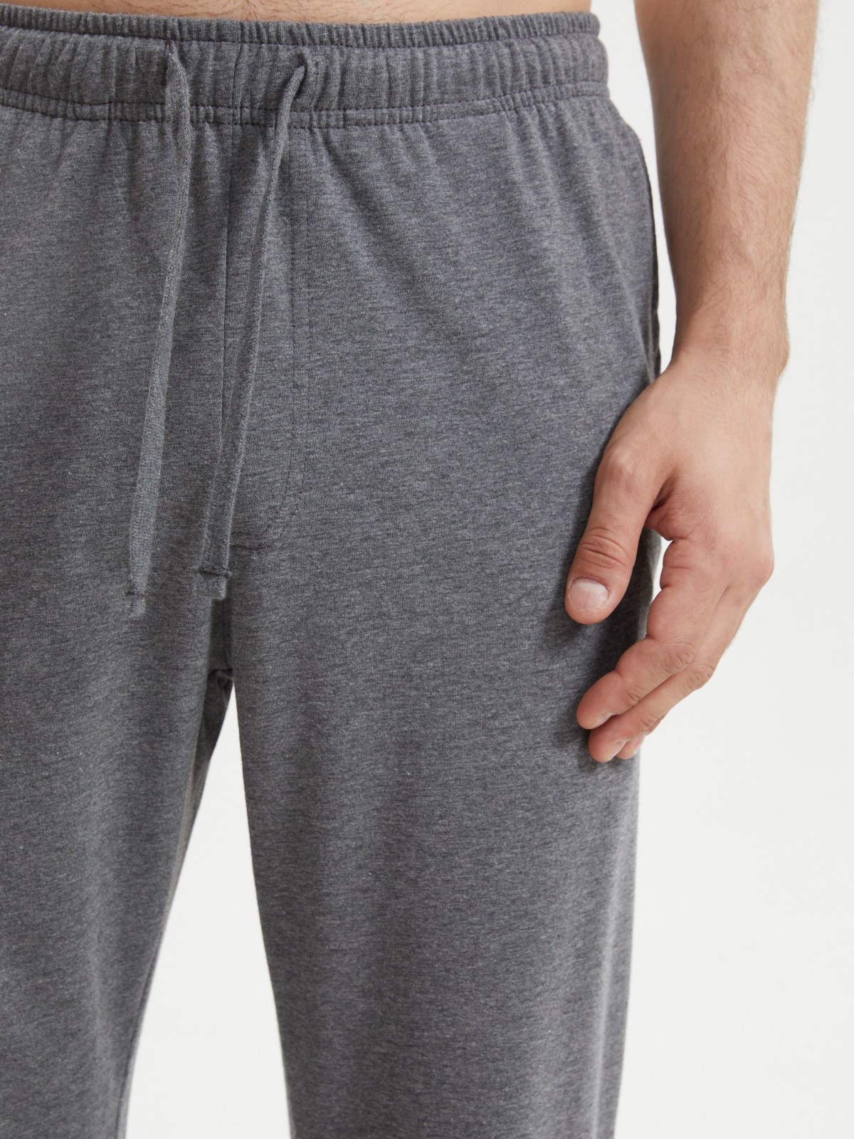 Трикотажные брюки-джоггеры на резинке