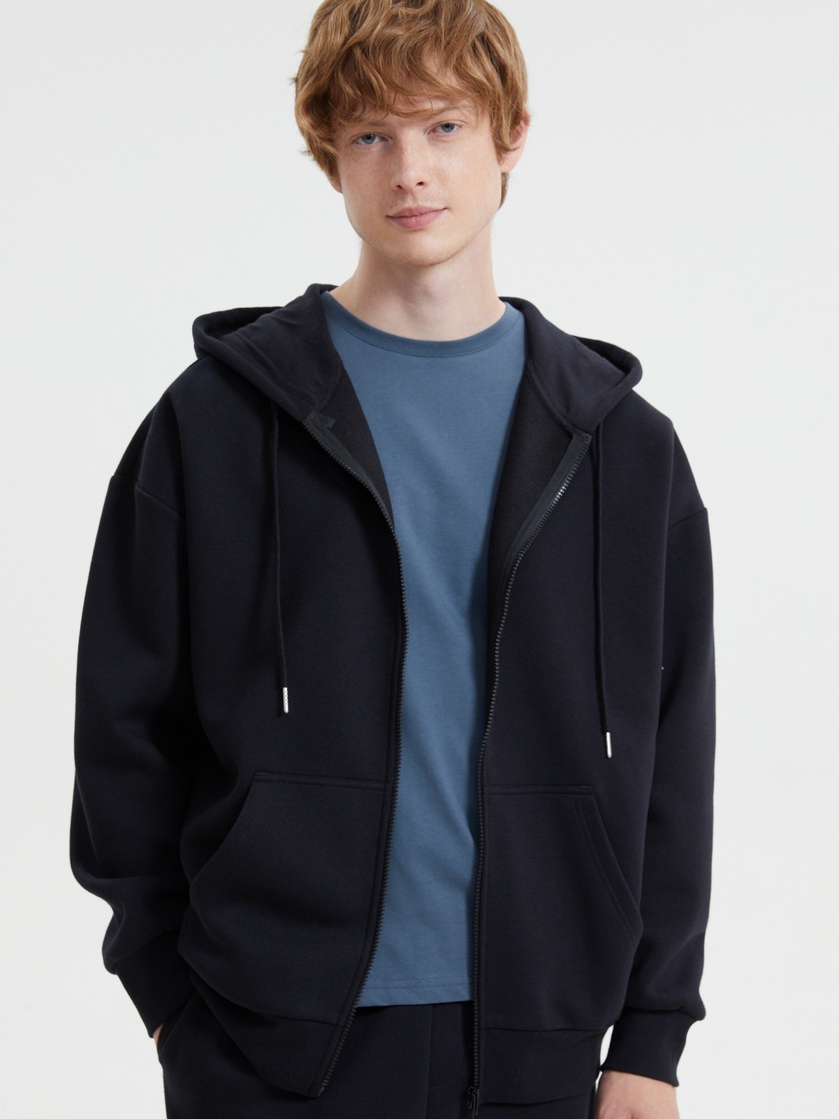 Толстовка на молнии с капюшоном