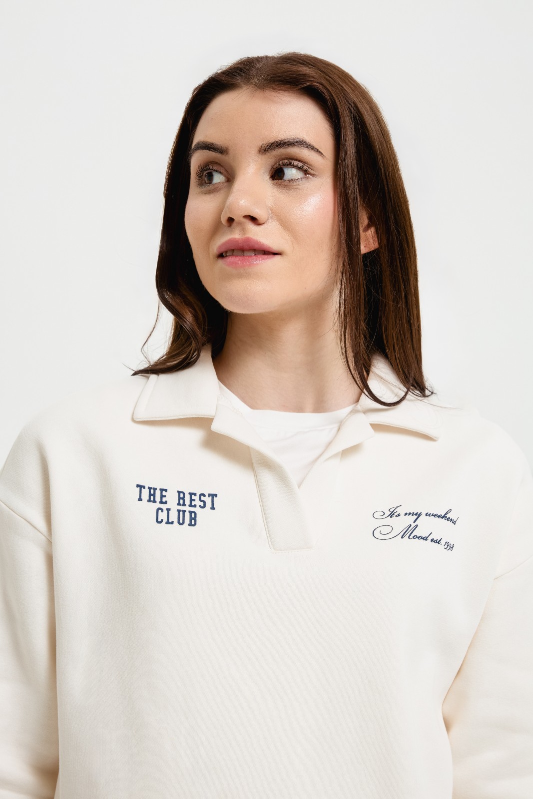 Свитшот с воротником поло