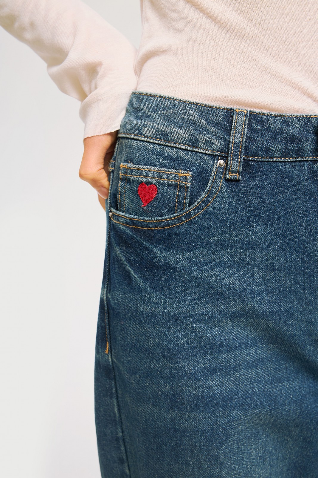 Джинсы силуэта Wide со средней посадкой