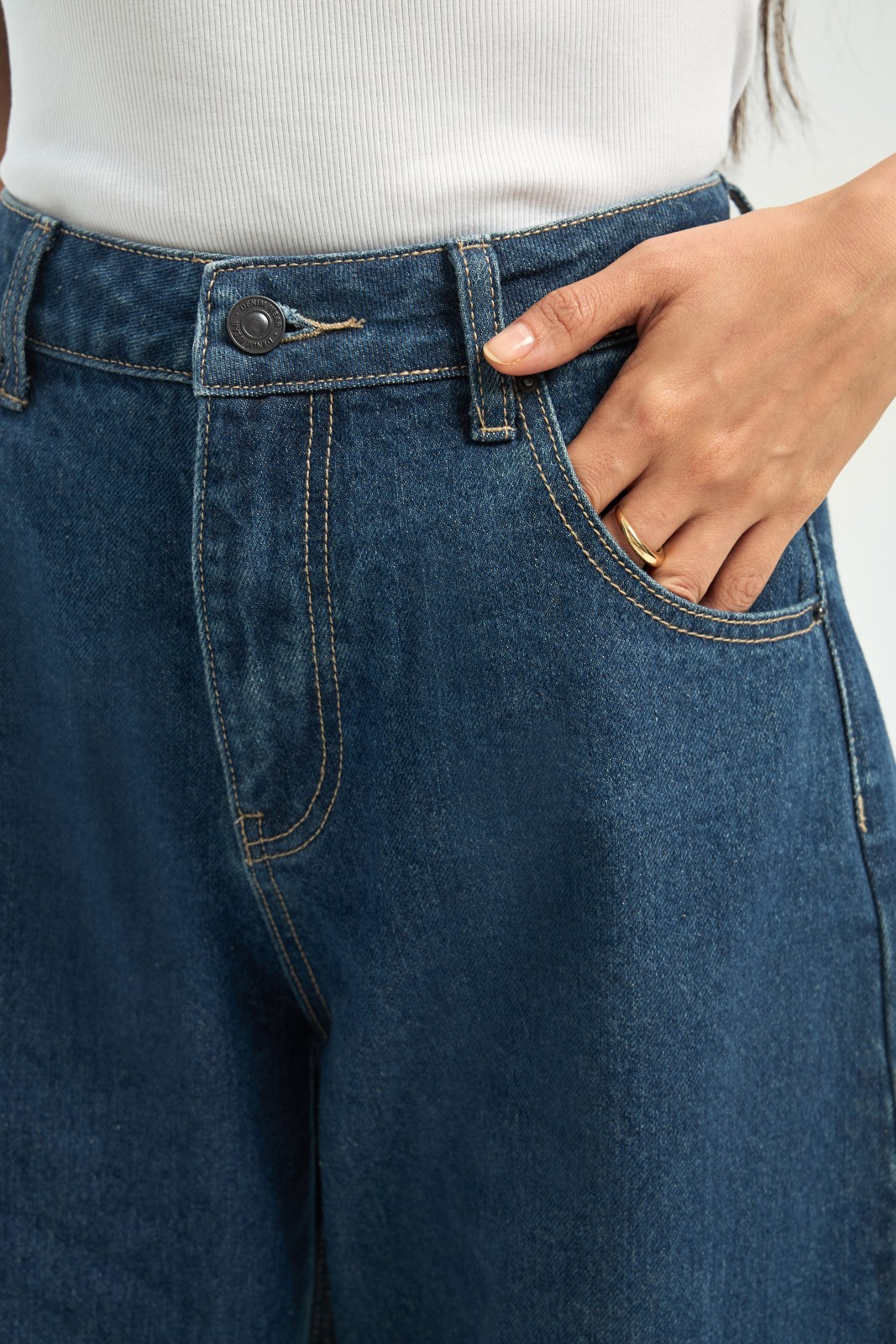 Джинсы силуэта Barrel