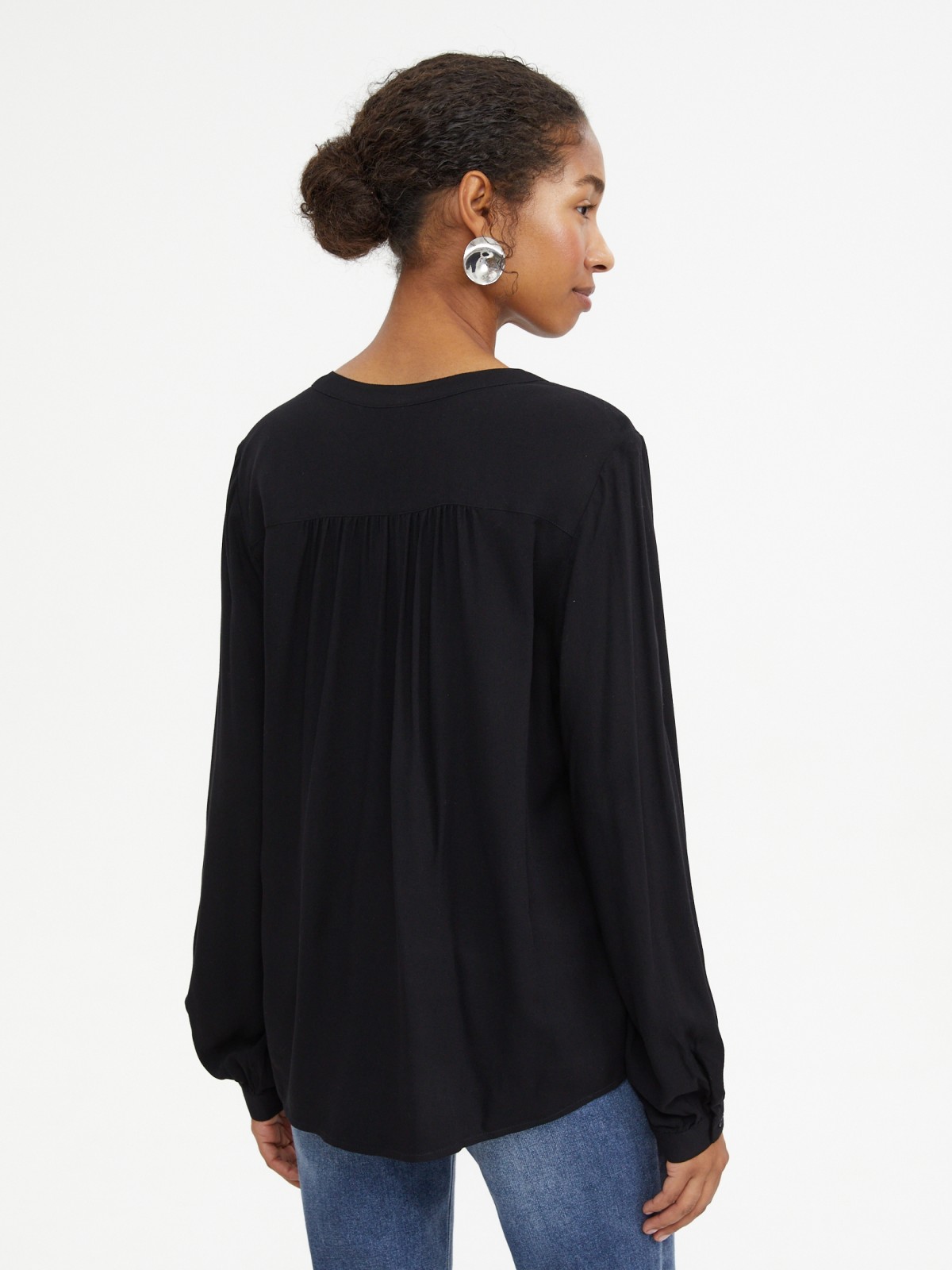 Офисная рубашка из вискозы с длинным рукавом