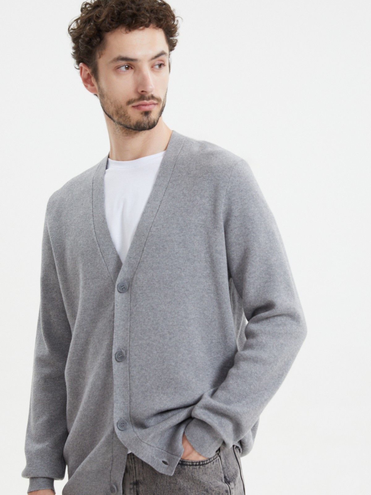 Вязаный кардиган на пуговицах