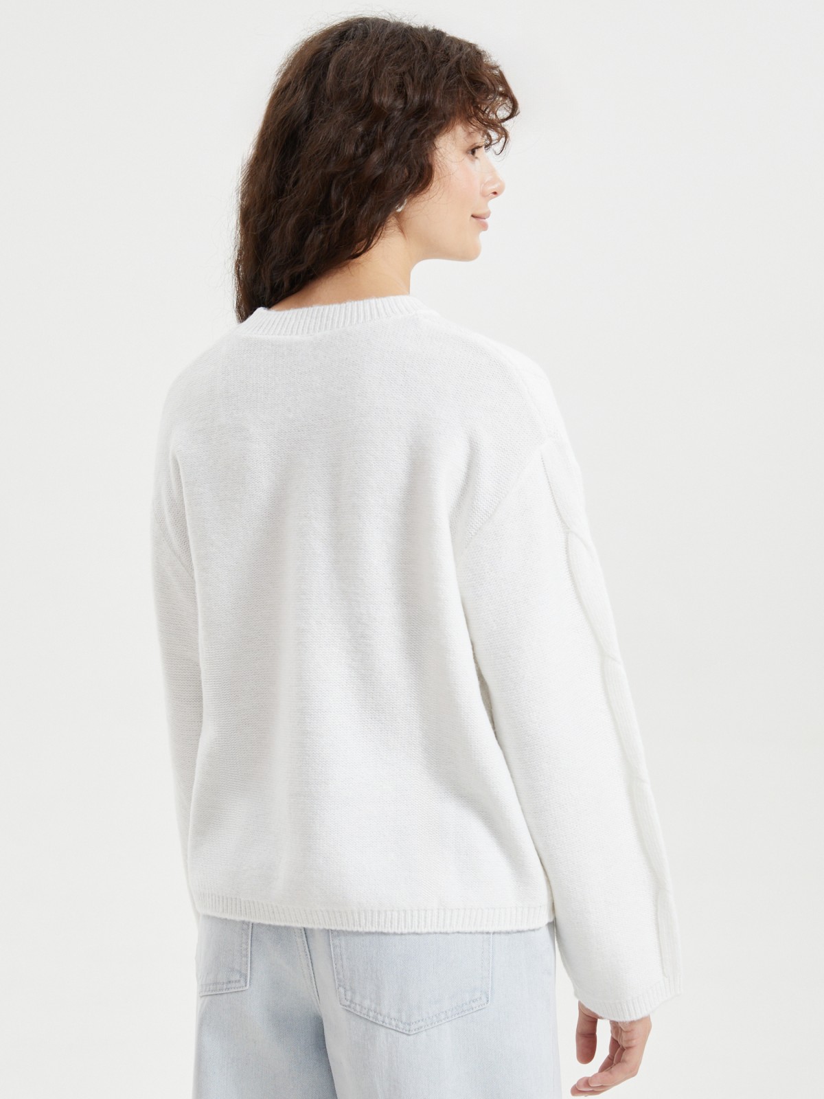 Вязаный джемпер с косами