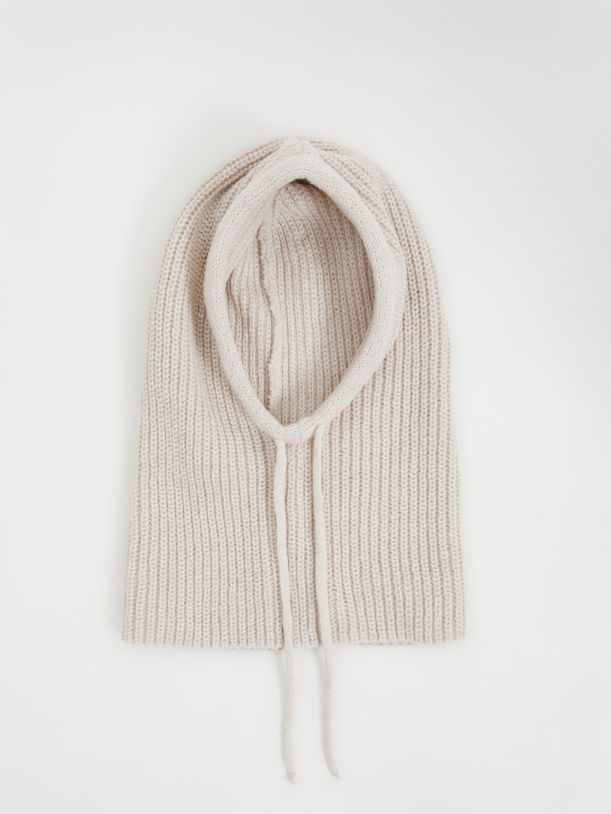 Вязаный капор