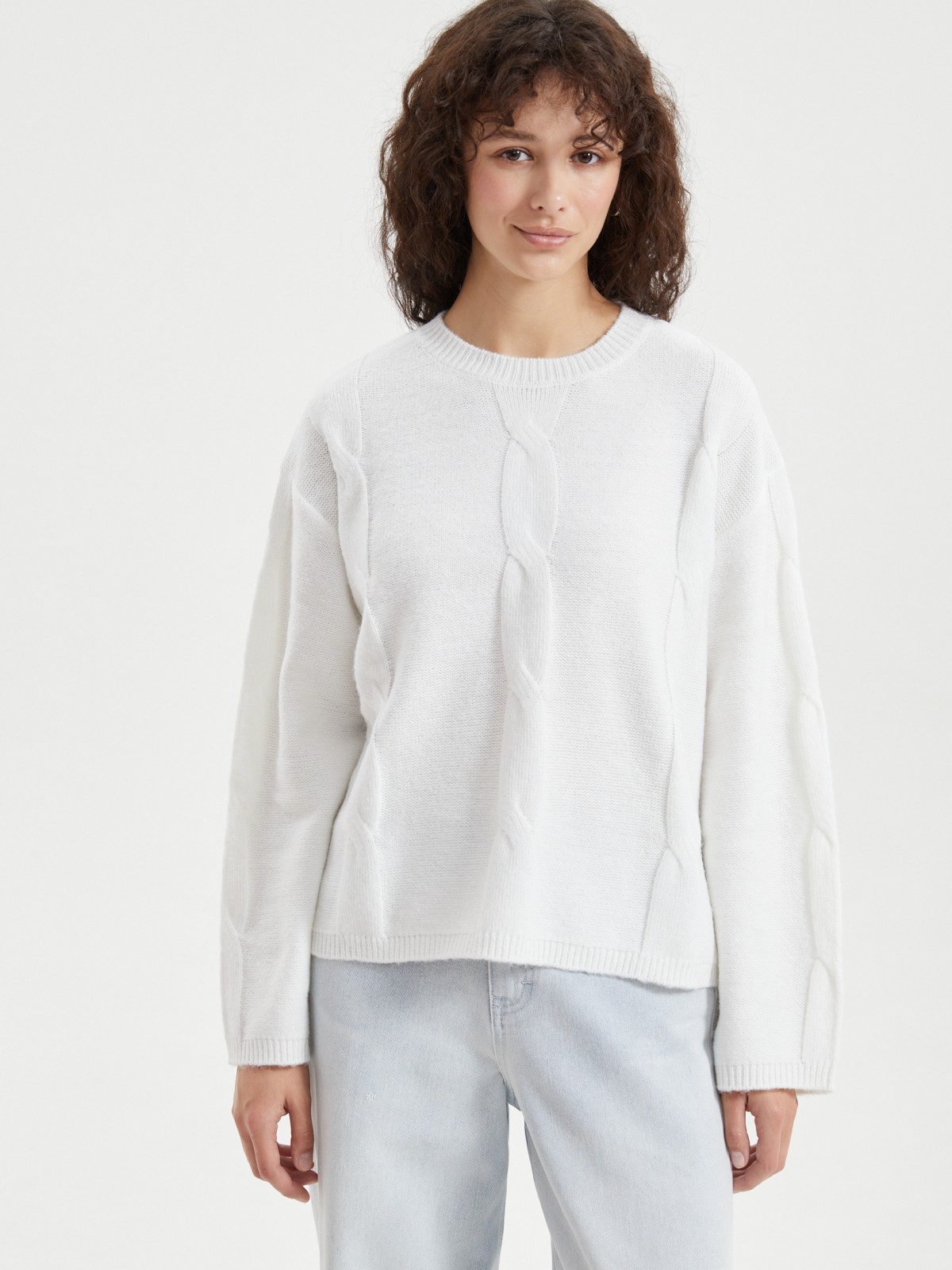 Вязаный джемпер с косами