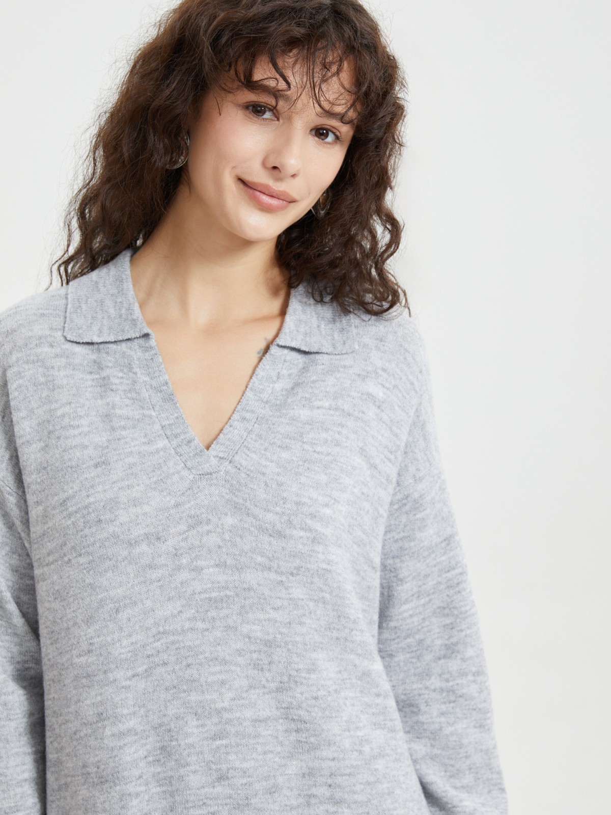 Вязаное платье-джемпер с воротником