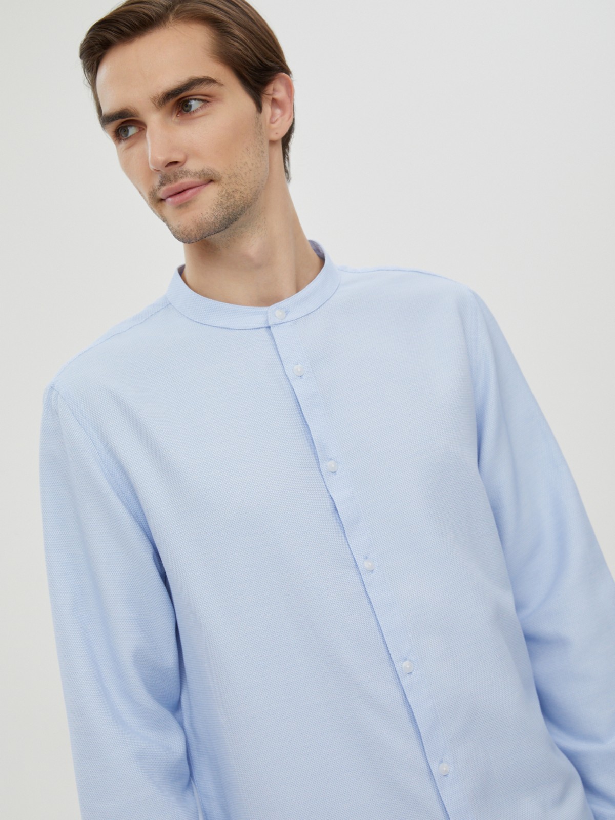 Офисная рубашка с воротником-стойкой и длинным рукавом