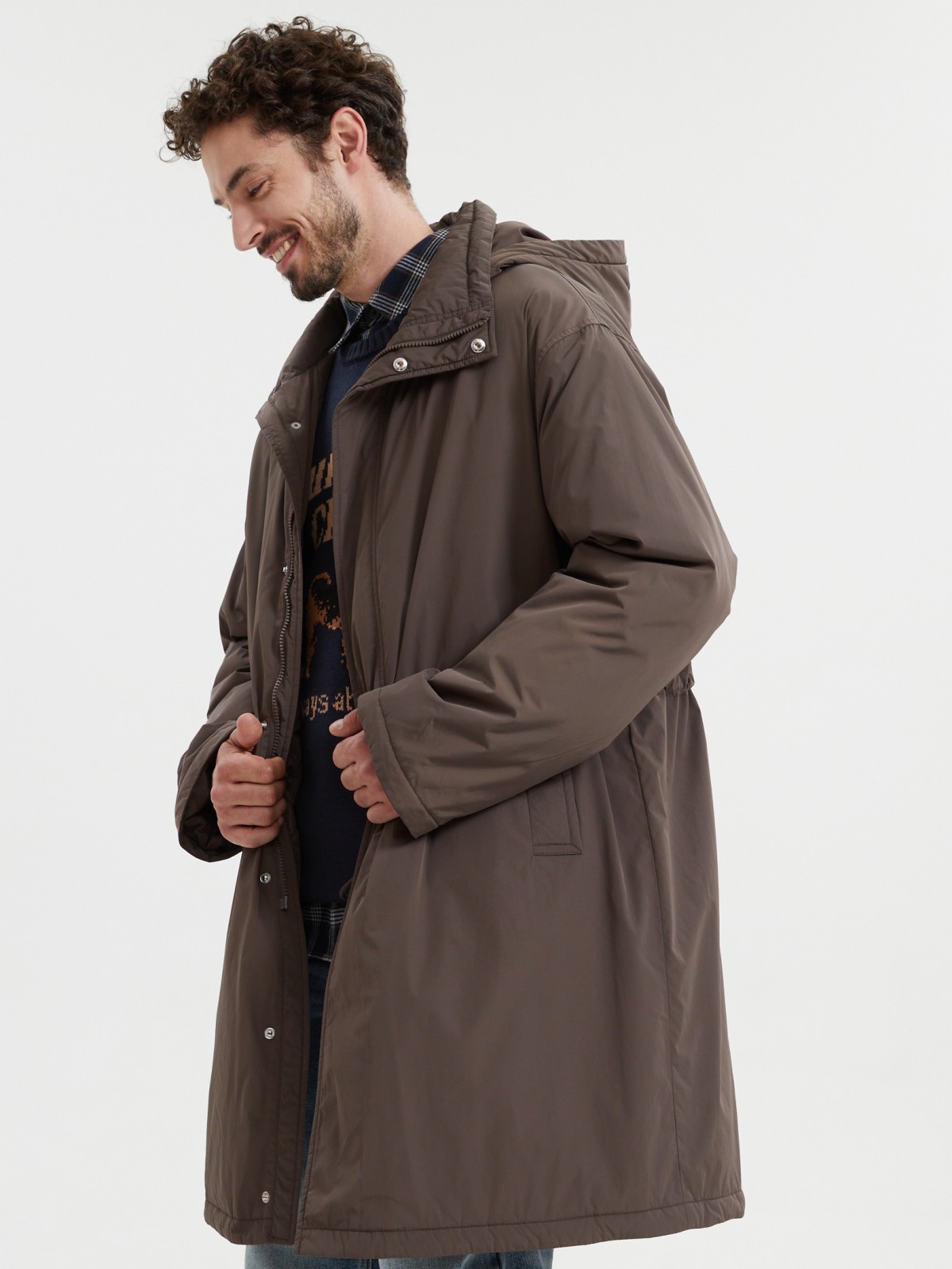 Тёплая куртка-парка на молнии с капюшоном