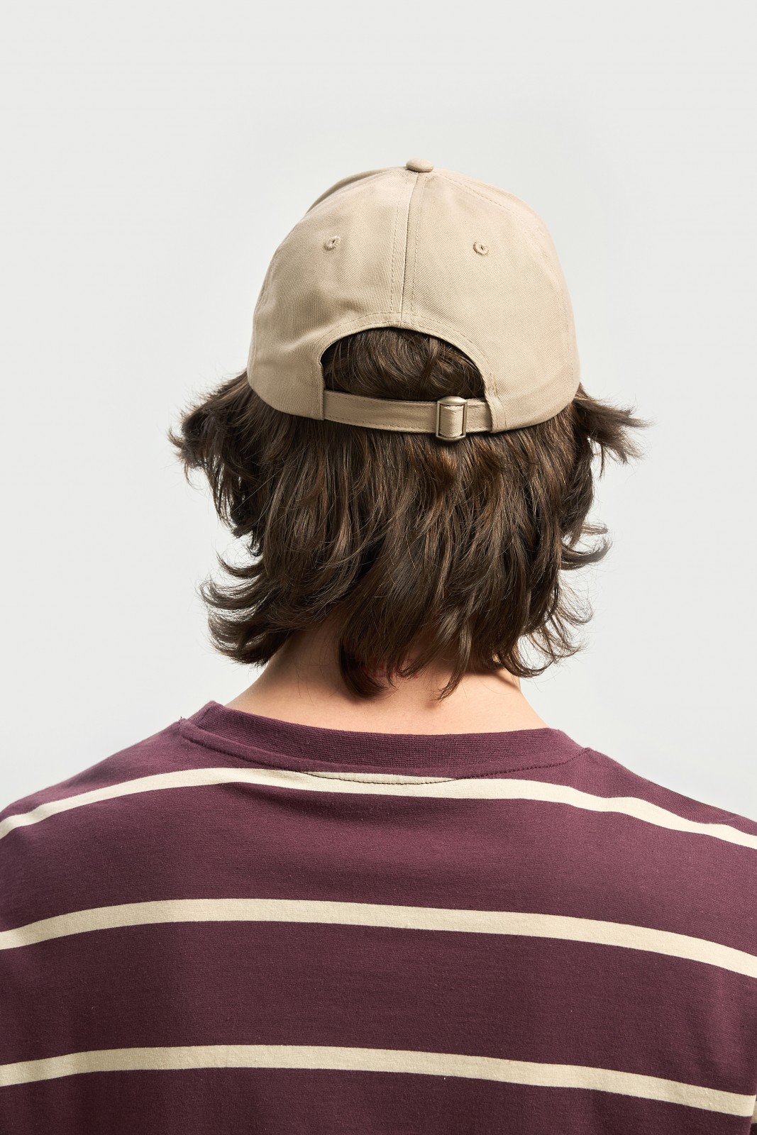 Тканевая бейсболка с контрастным козырьком