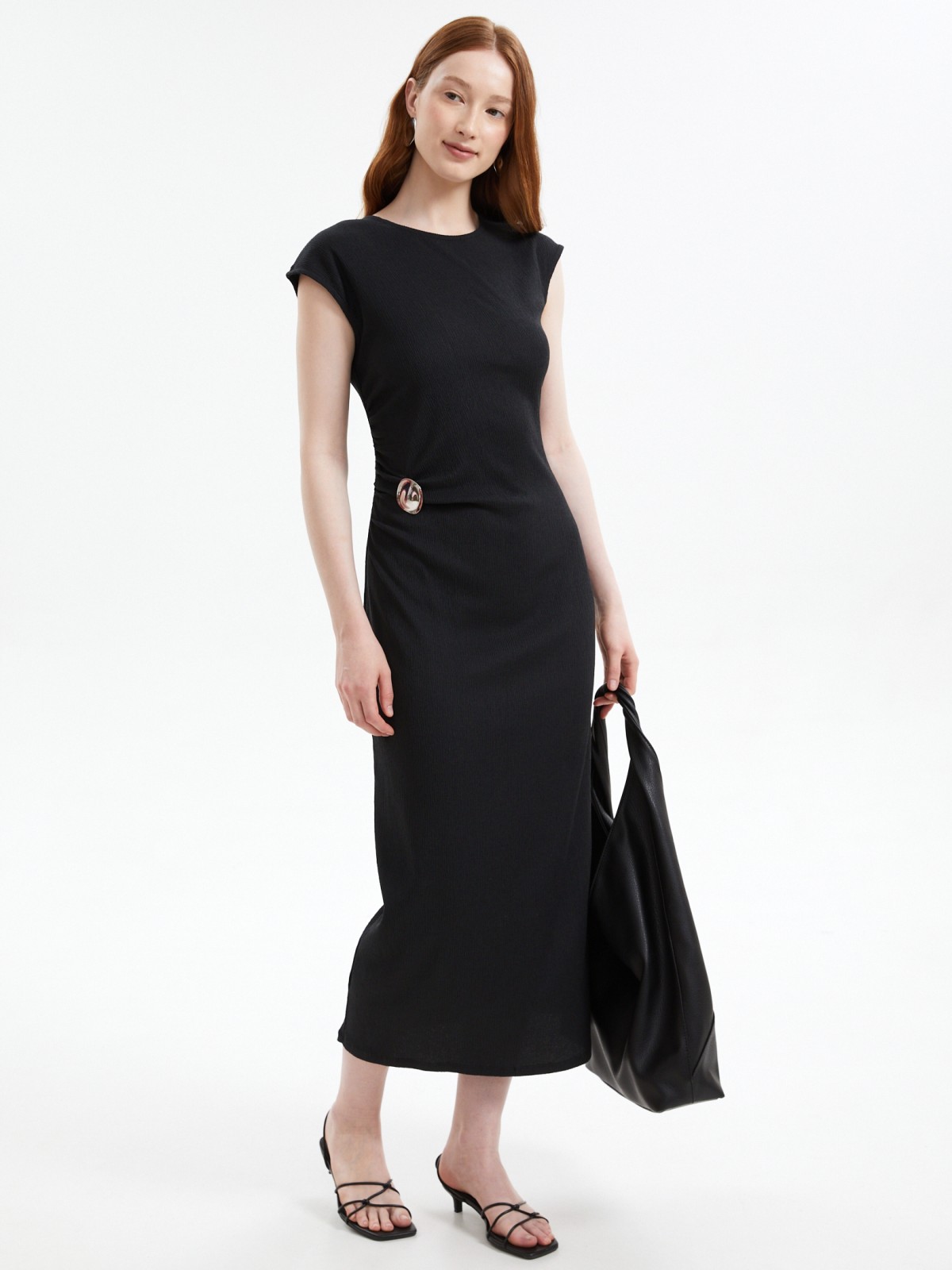 Платье миди без рукавов с драпировкой