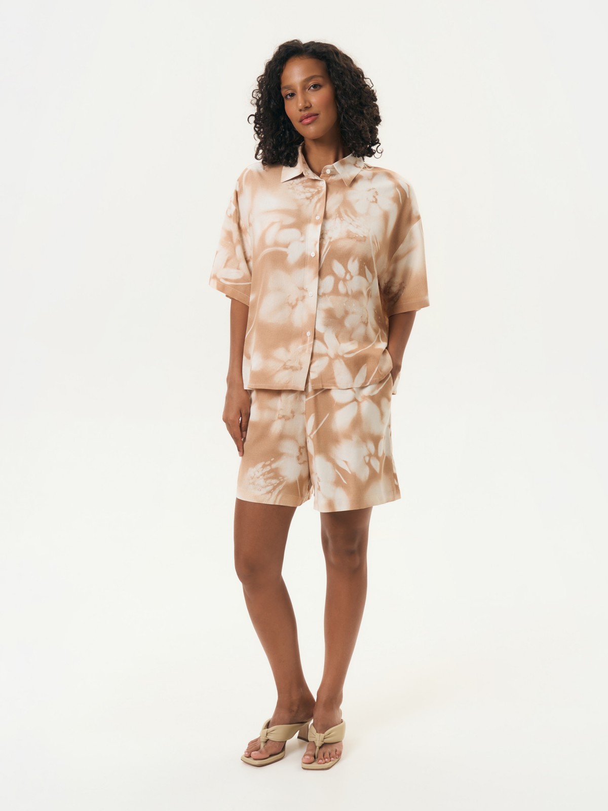 Блузка с короткими рукавами