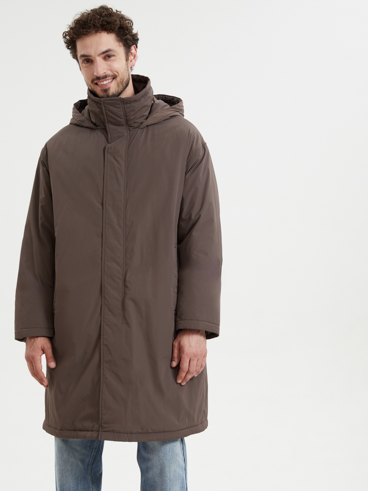 Тёплая куртка-парка на молнии с капюшоном