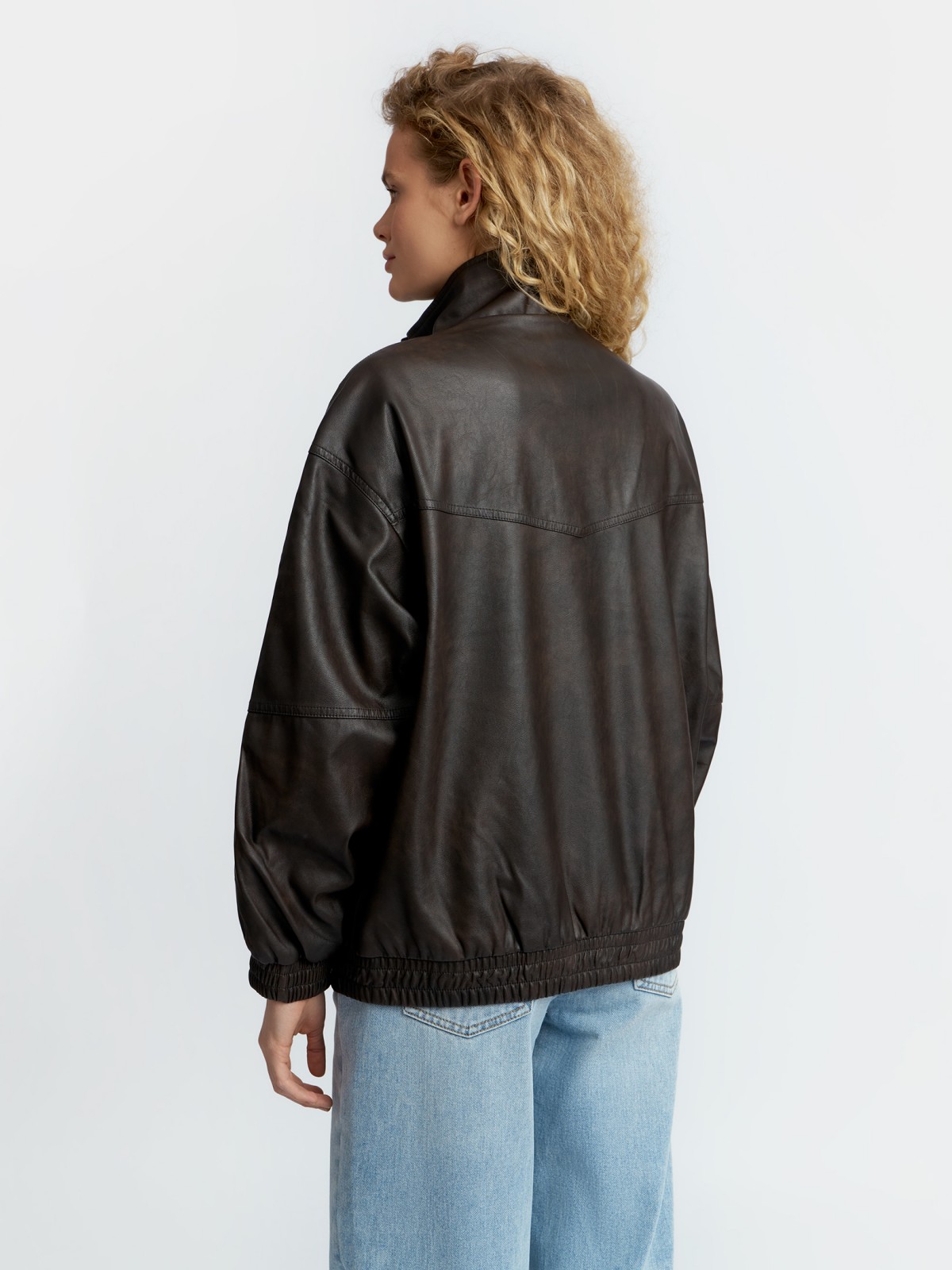 Куртка-ветровка