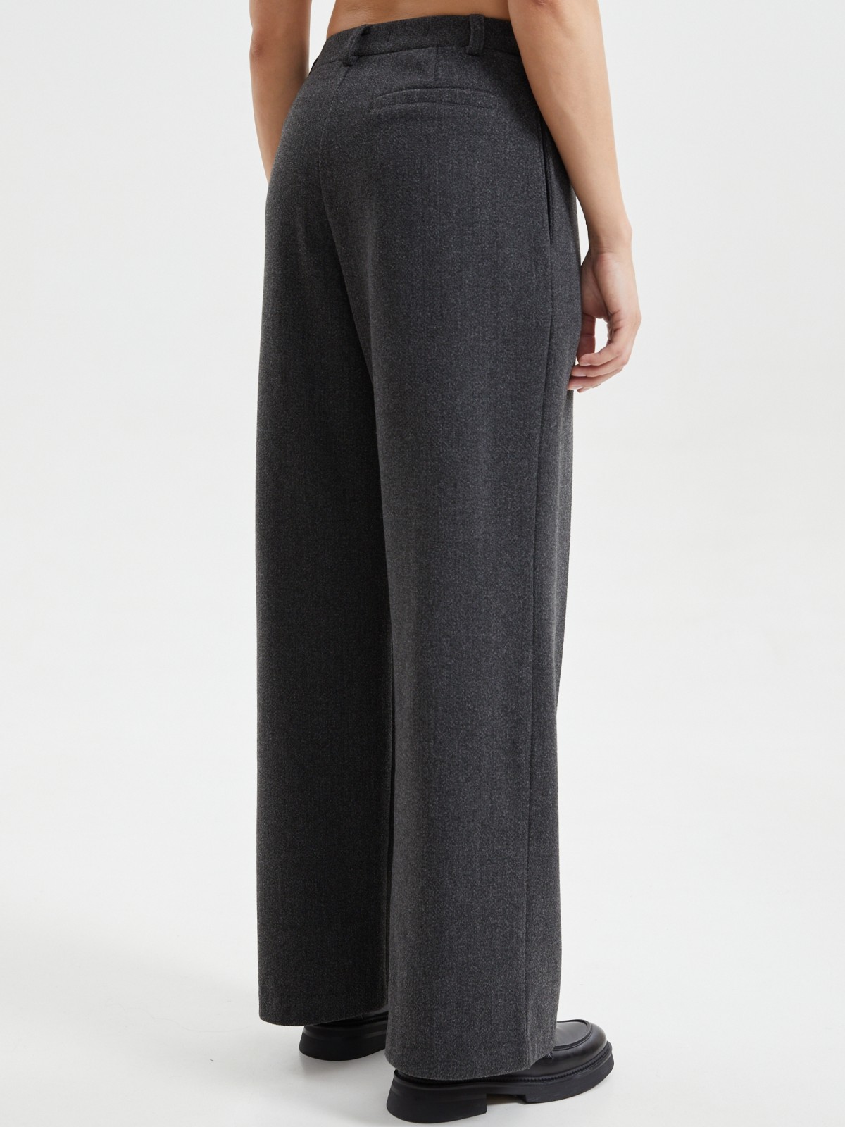 Офисные прямые брюки со стрелками