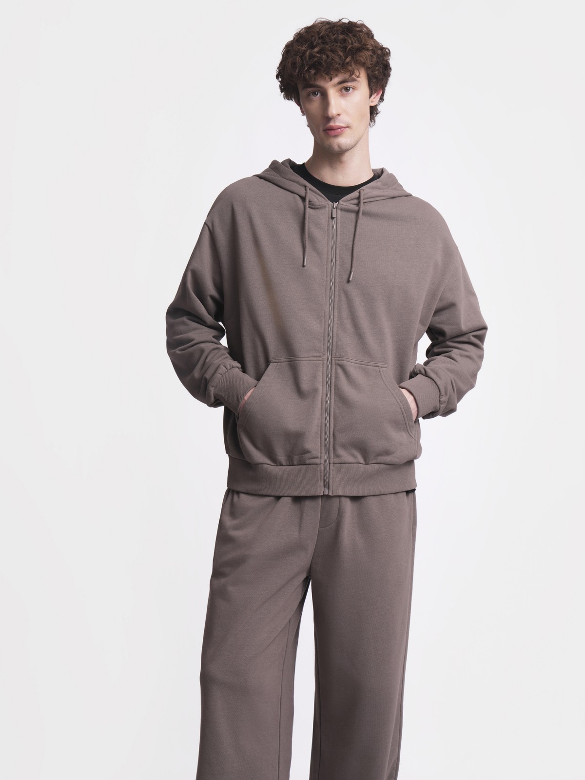 Толстовка на молнии с капюшоном