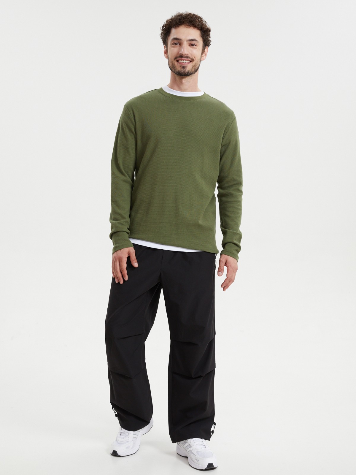 Однотонный лонгслив с длинным рукавом