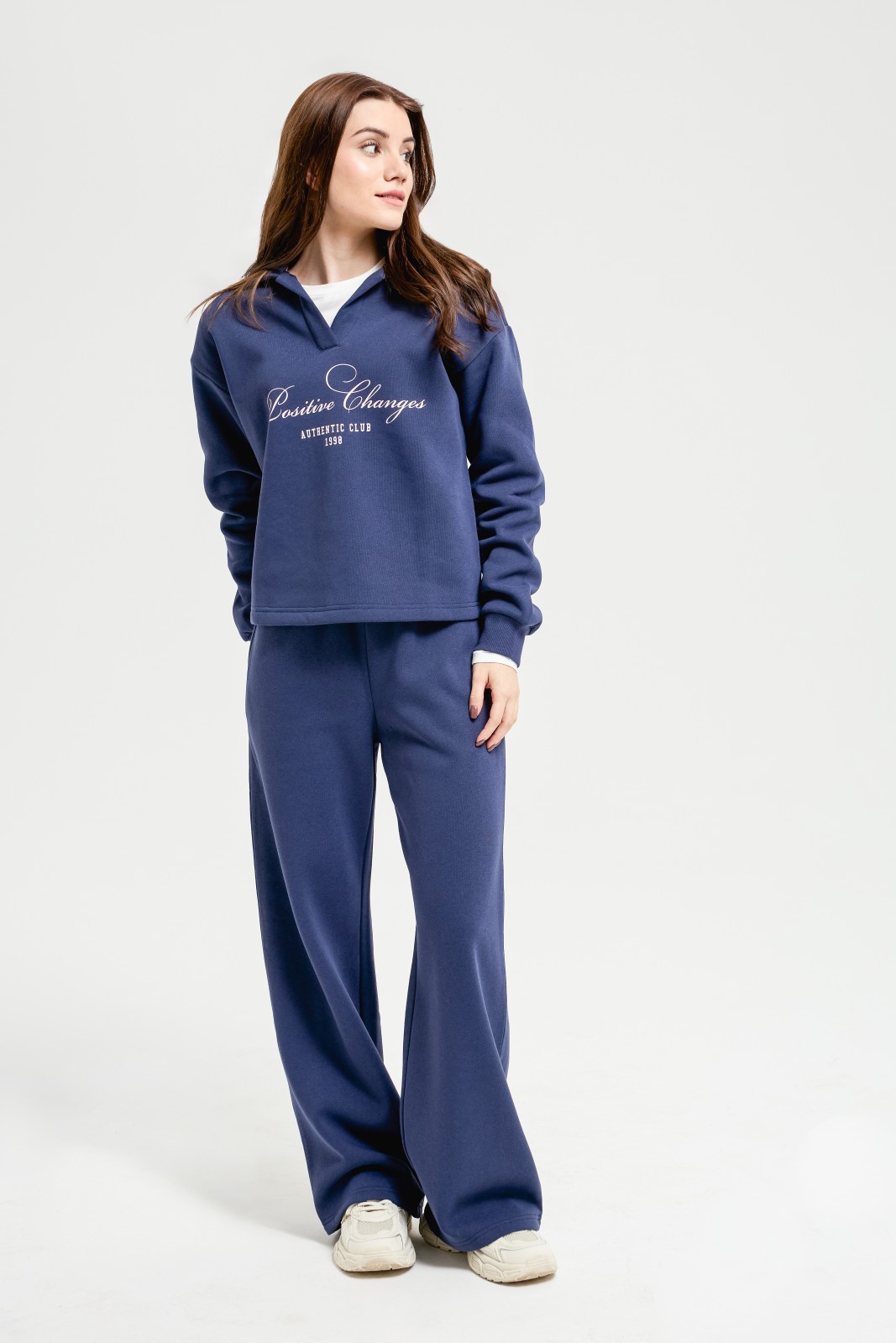 Свитшот с воротником поло