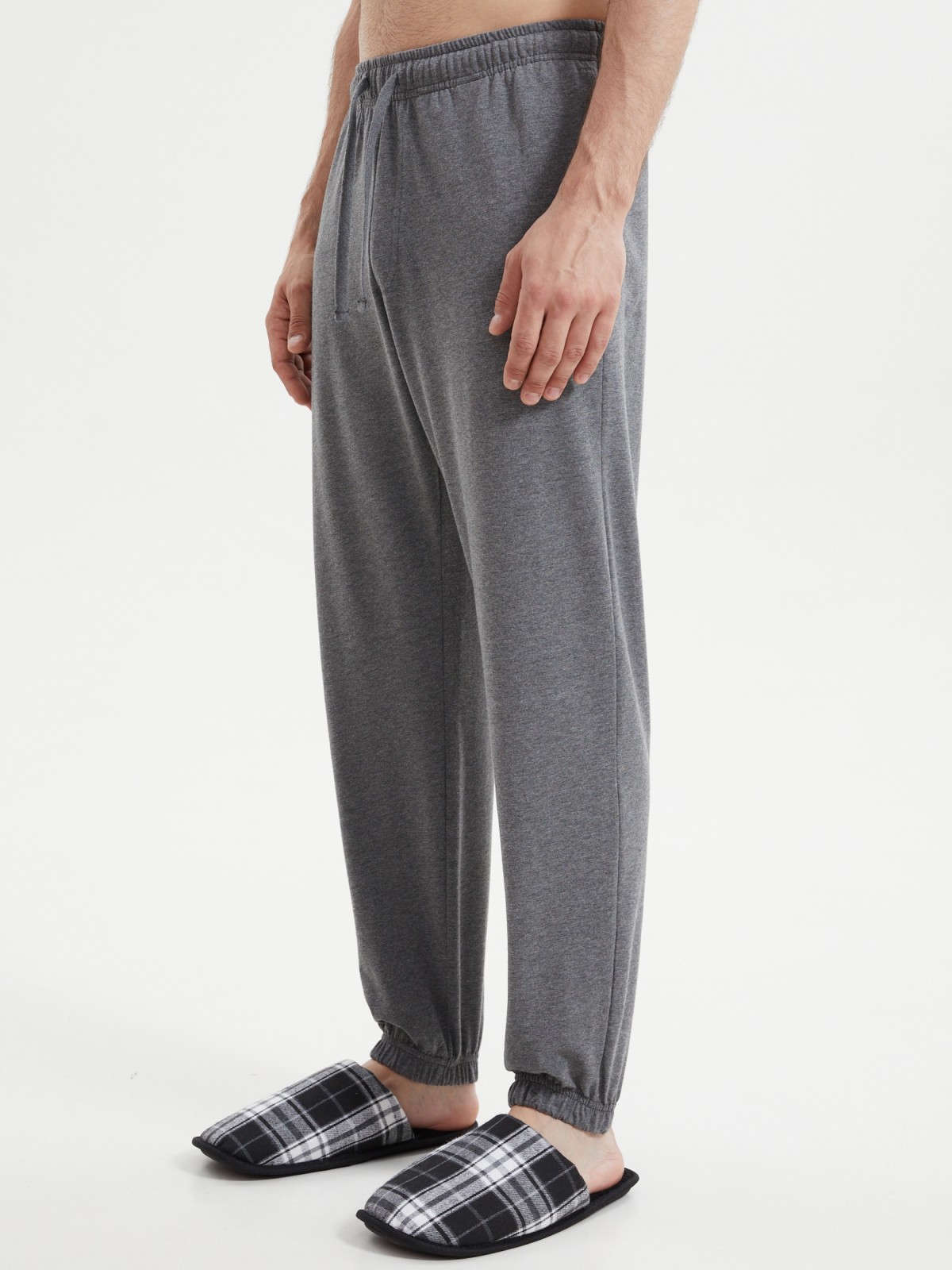 Трикотажные брюки-джоггеры на резинке