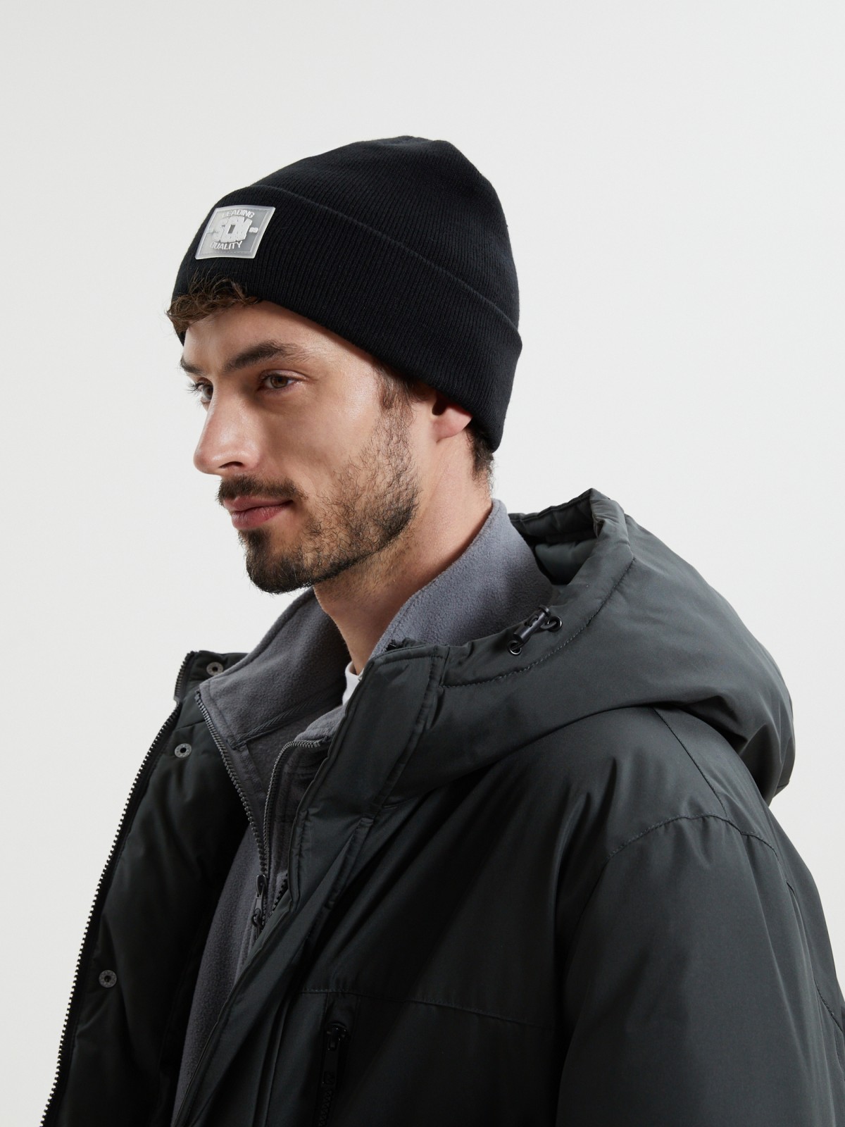 Трикотажная шапка-бини с отворотом