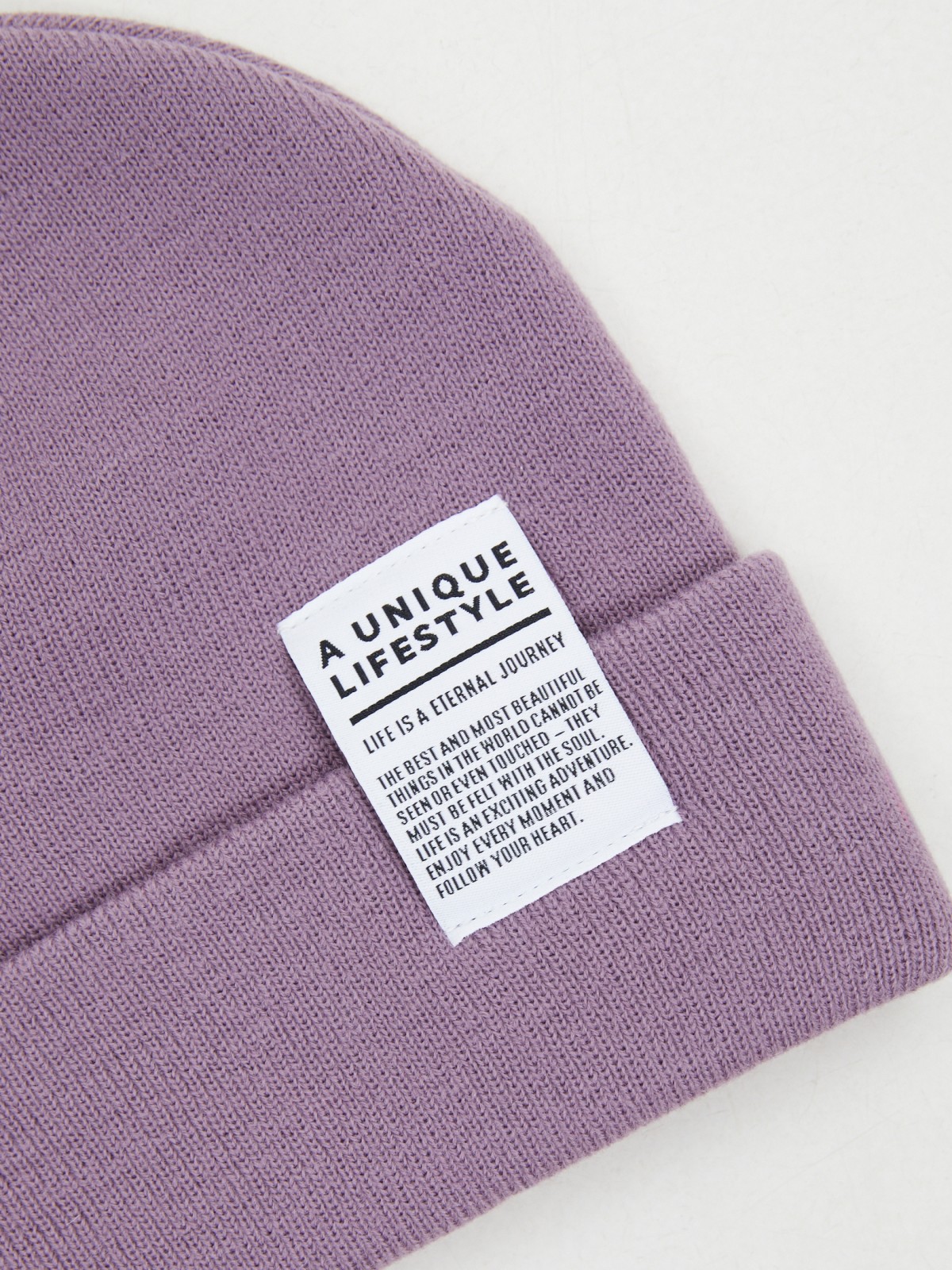 Трикотажная шапка-бини с отворотом