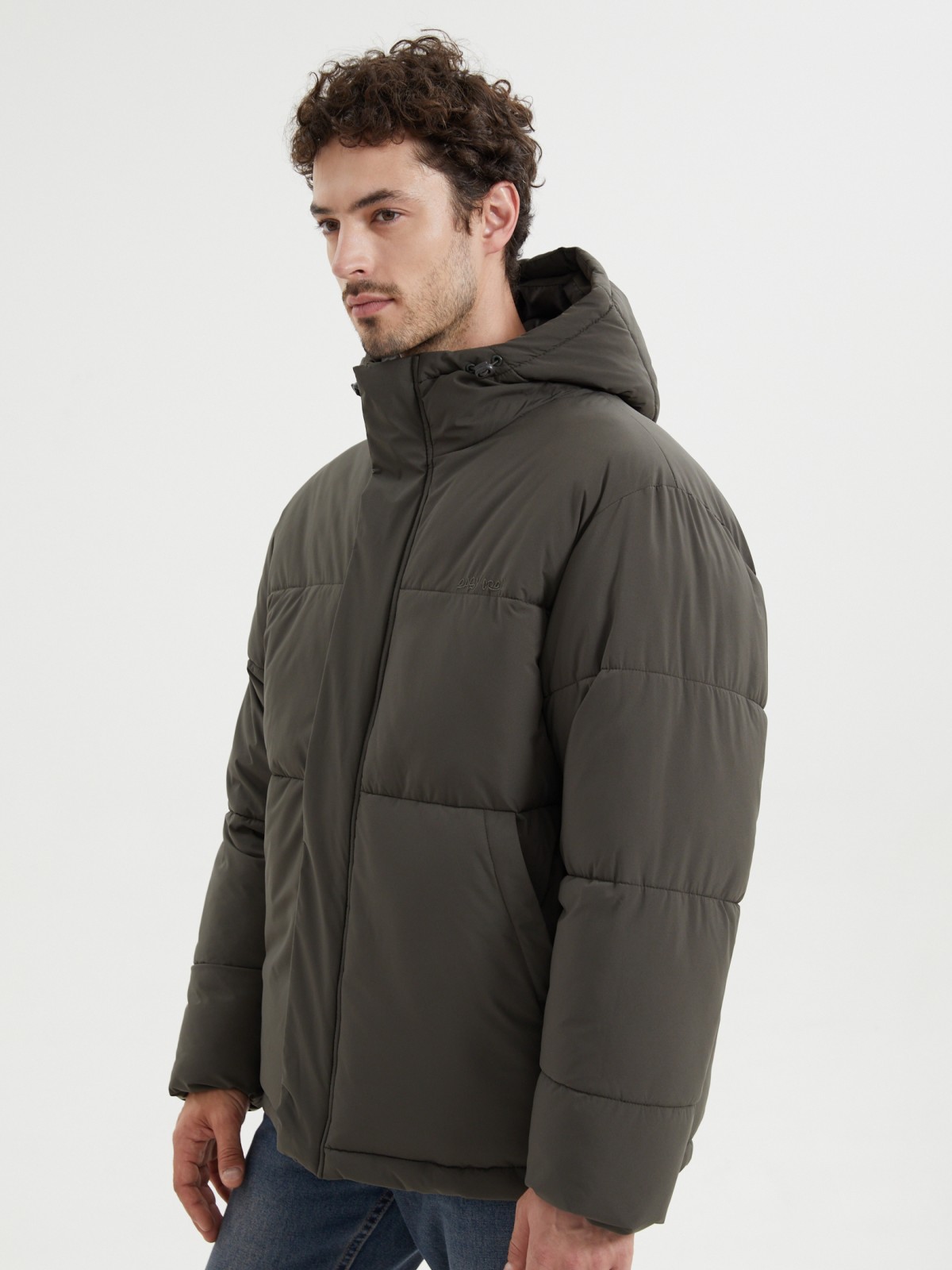 Тёплая куртка на молнии с капюшоном