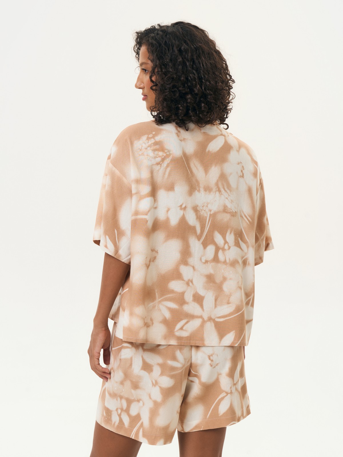 Блузка с короткими рукавами